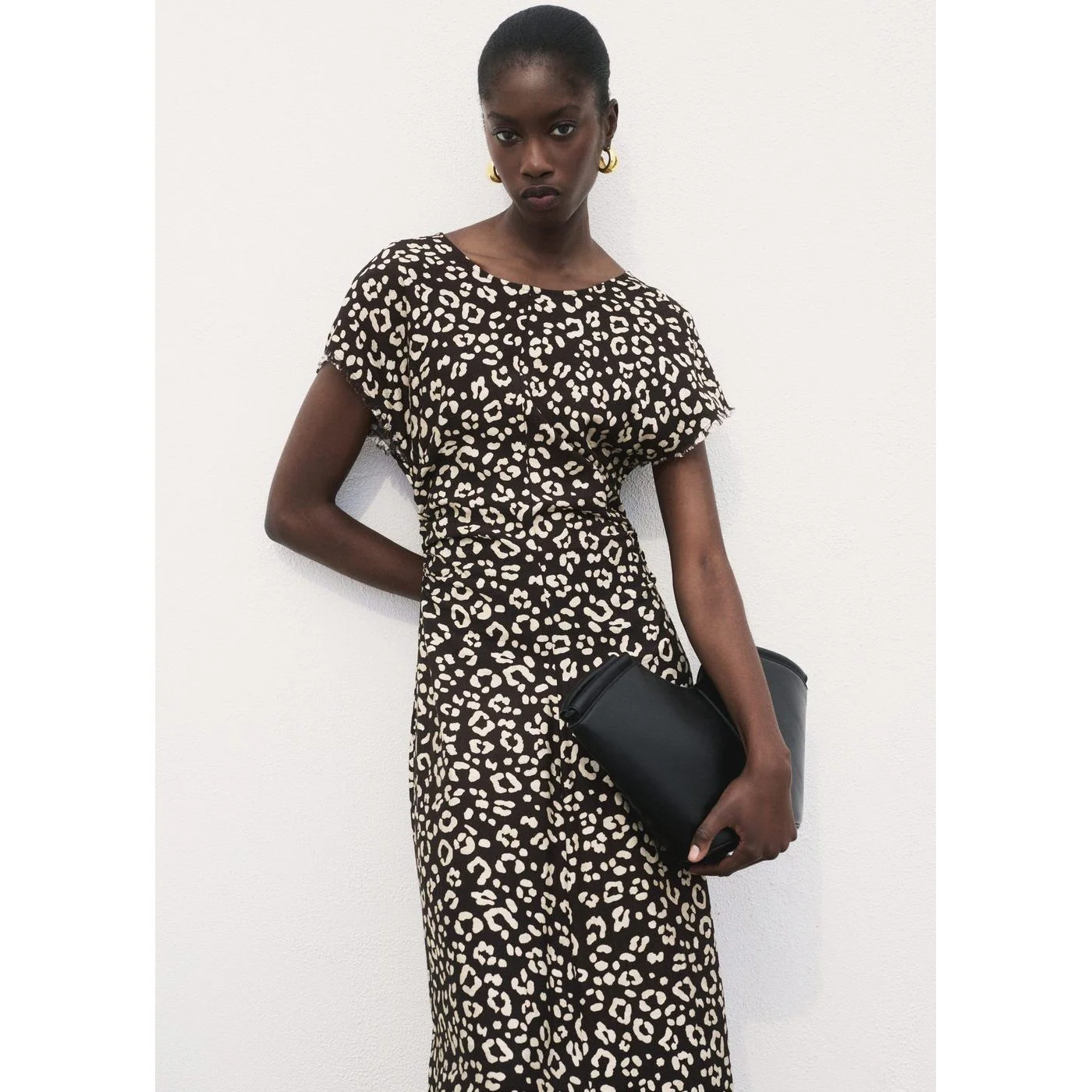 Robe Scoop - Black - Image 2