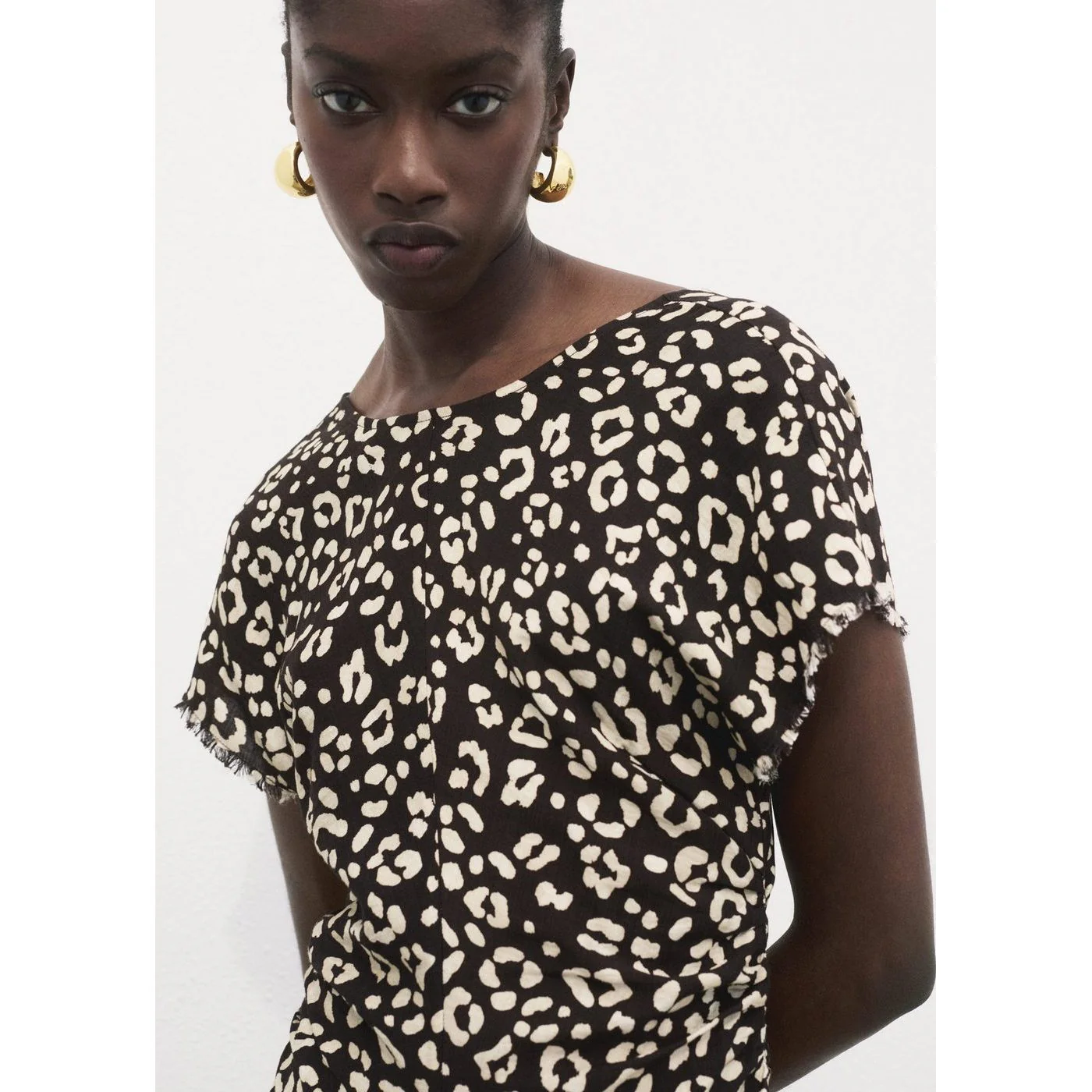 Robe Scoop - Black - Image 4