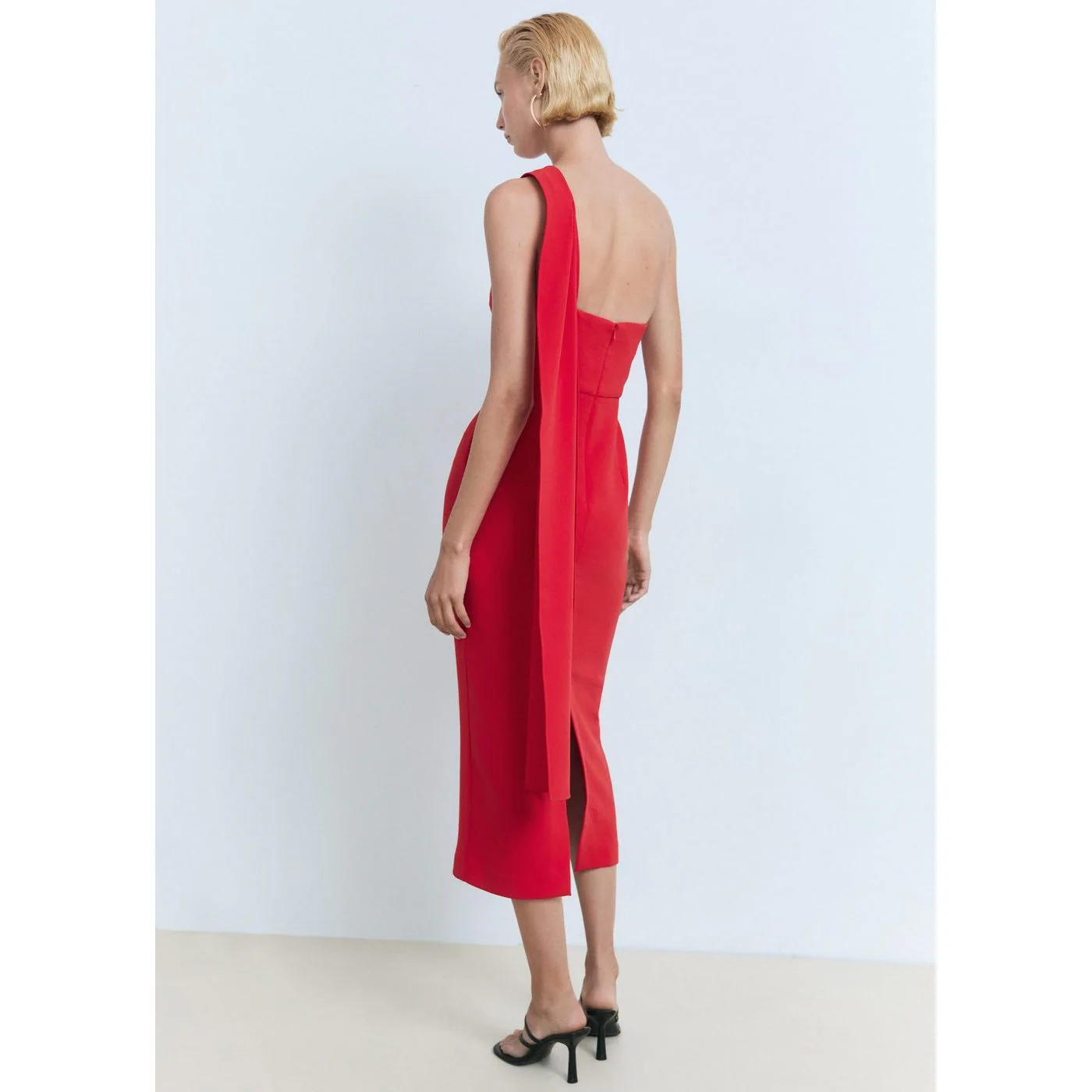 Robe Irea - Red - Image 3