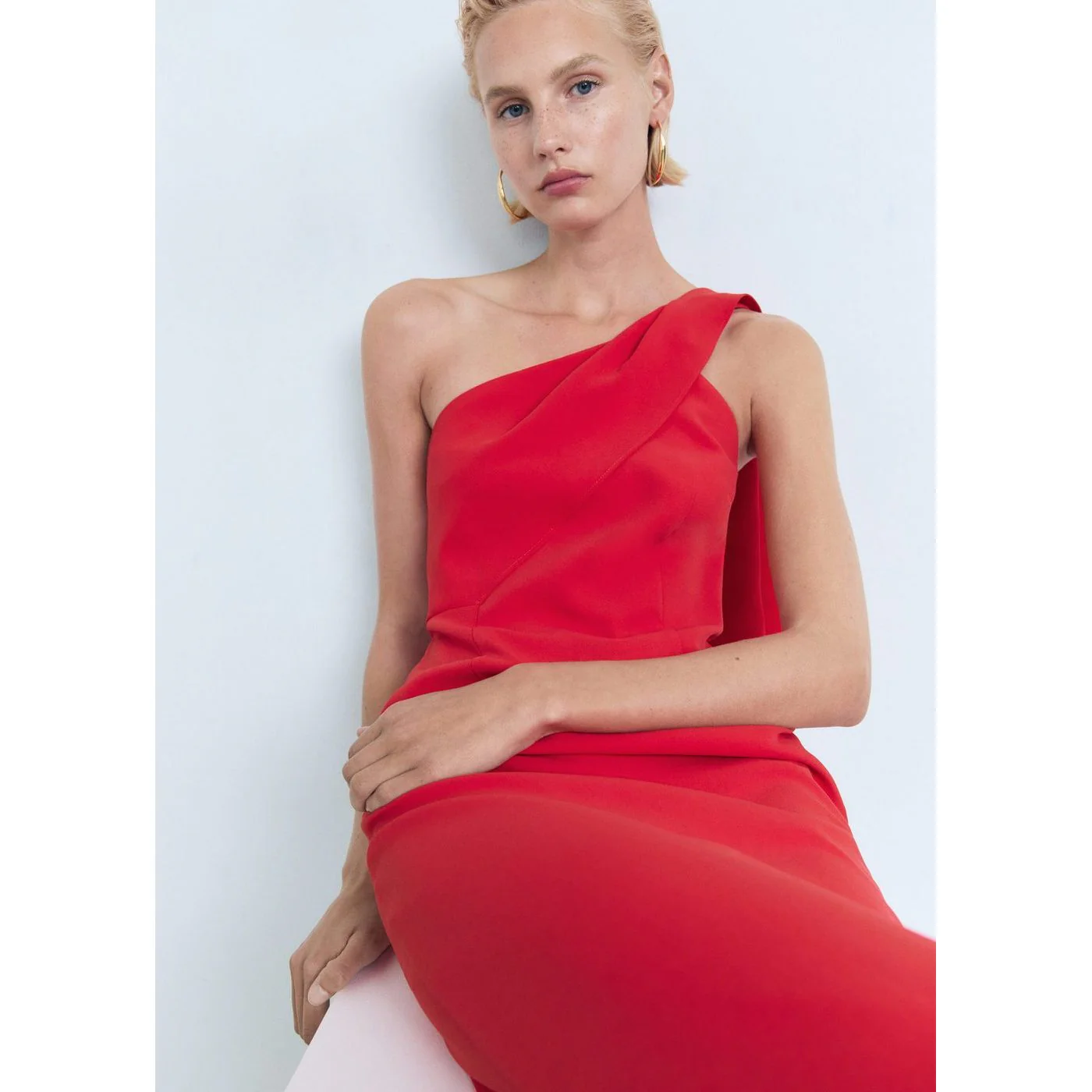 Robe Irea - Red - Image 5
