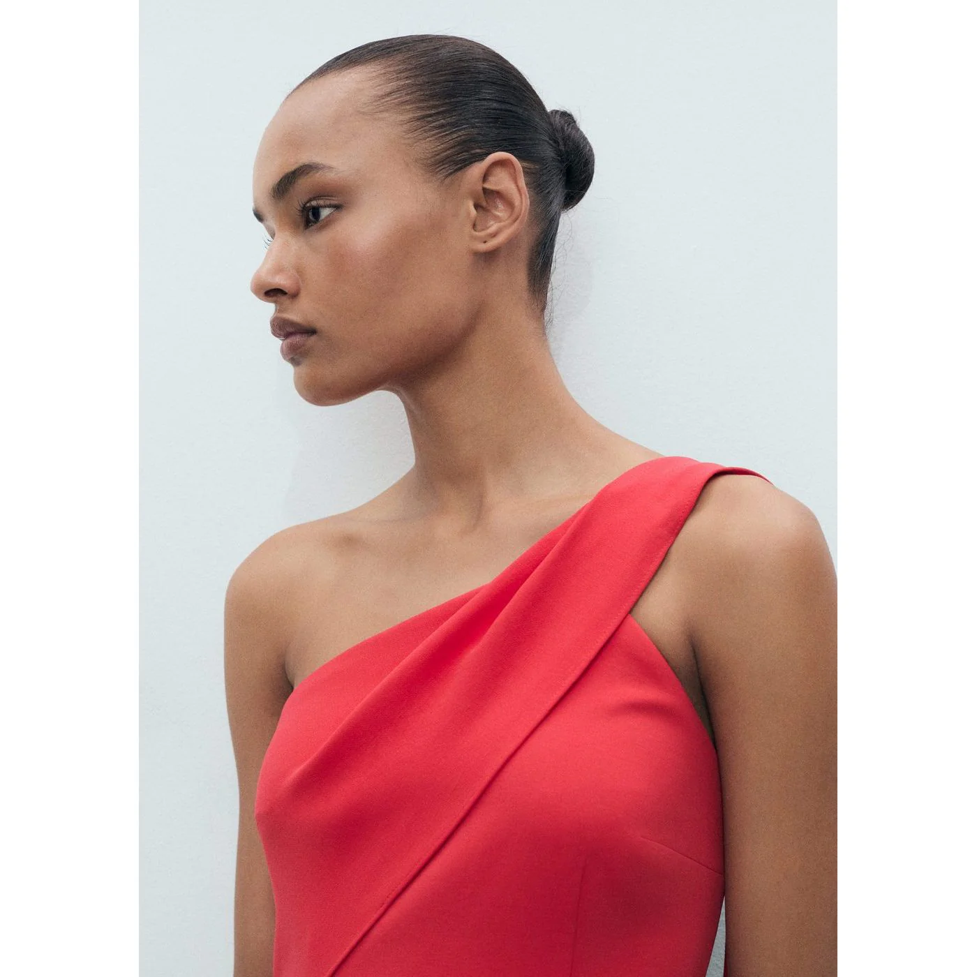 Robe Irea - Red - Image 9