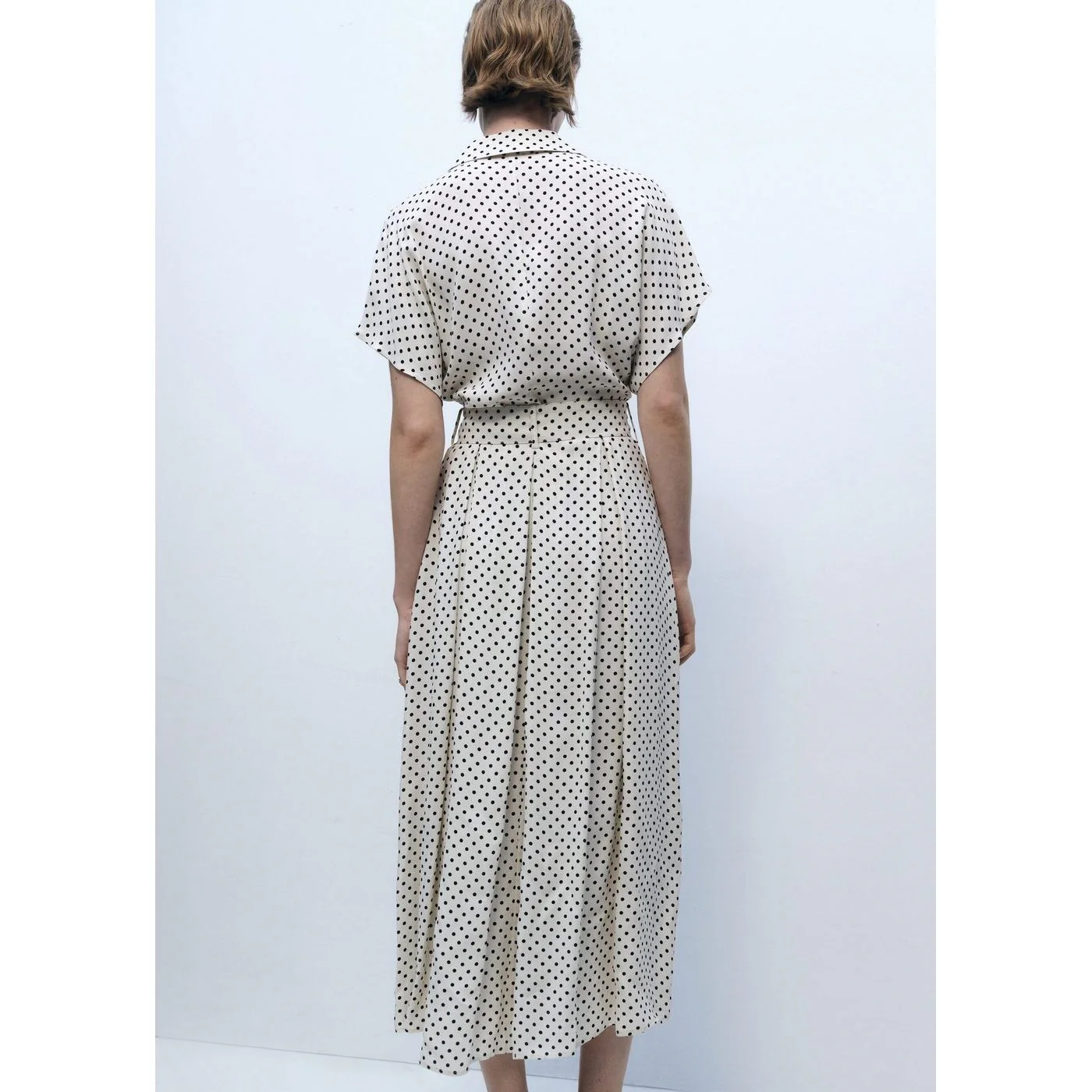 Robe Adela - Off White - Image 3