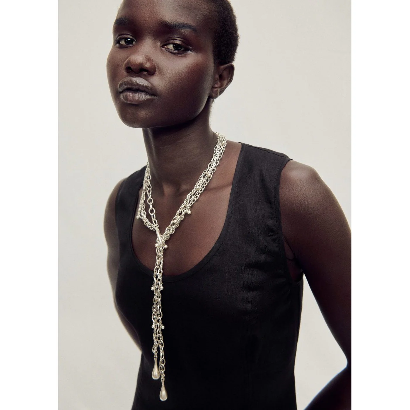 Robe Jana - Black - Image 4