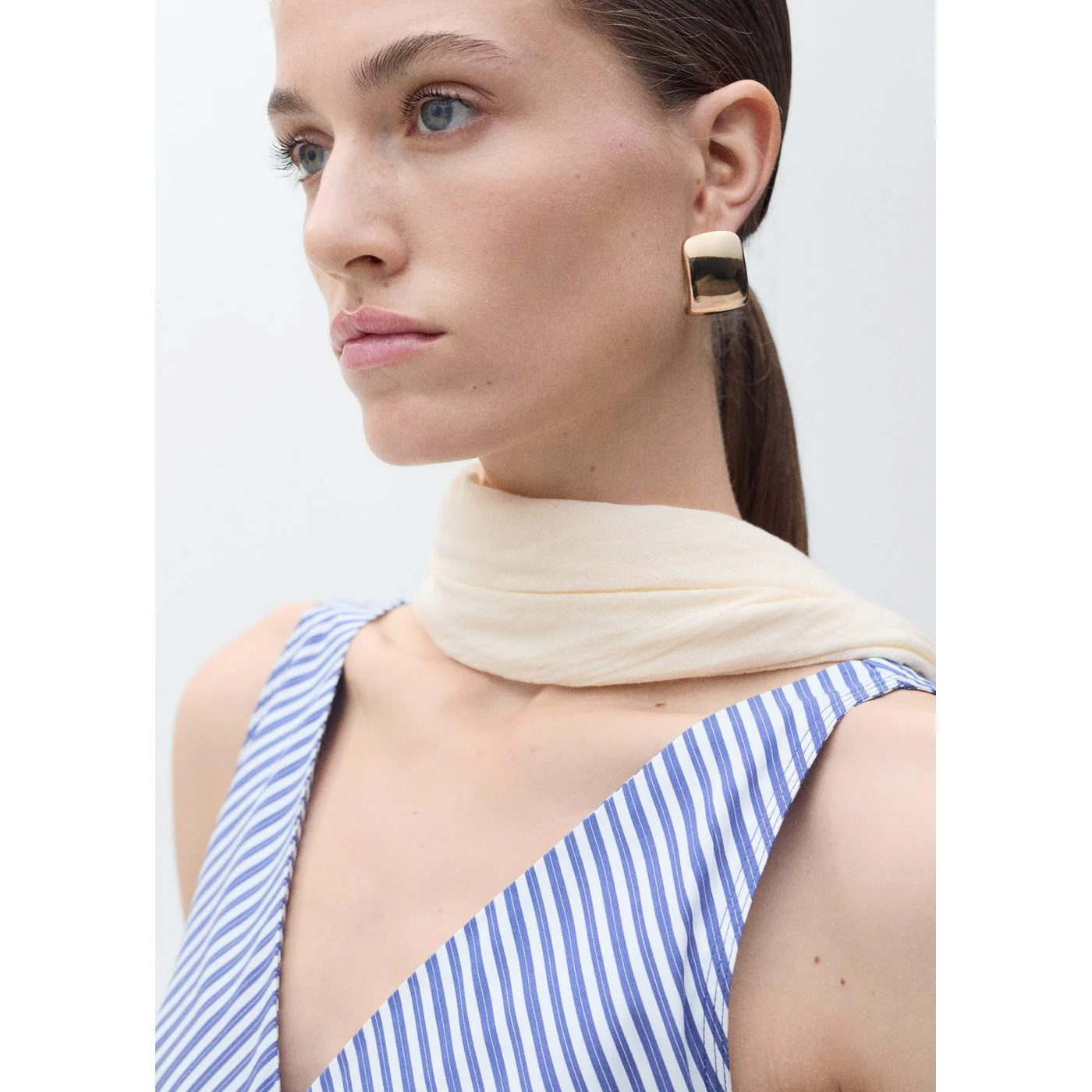 Robe Prima - Blue - Image 4