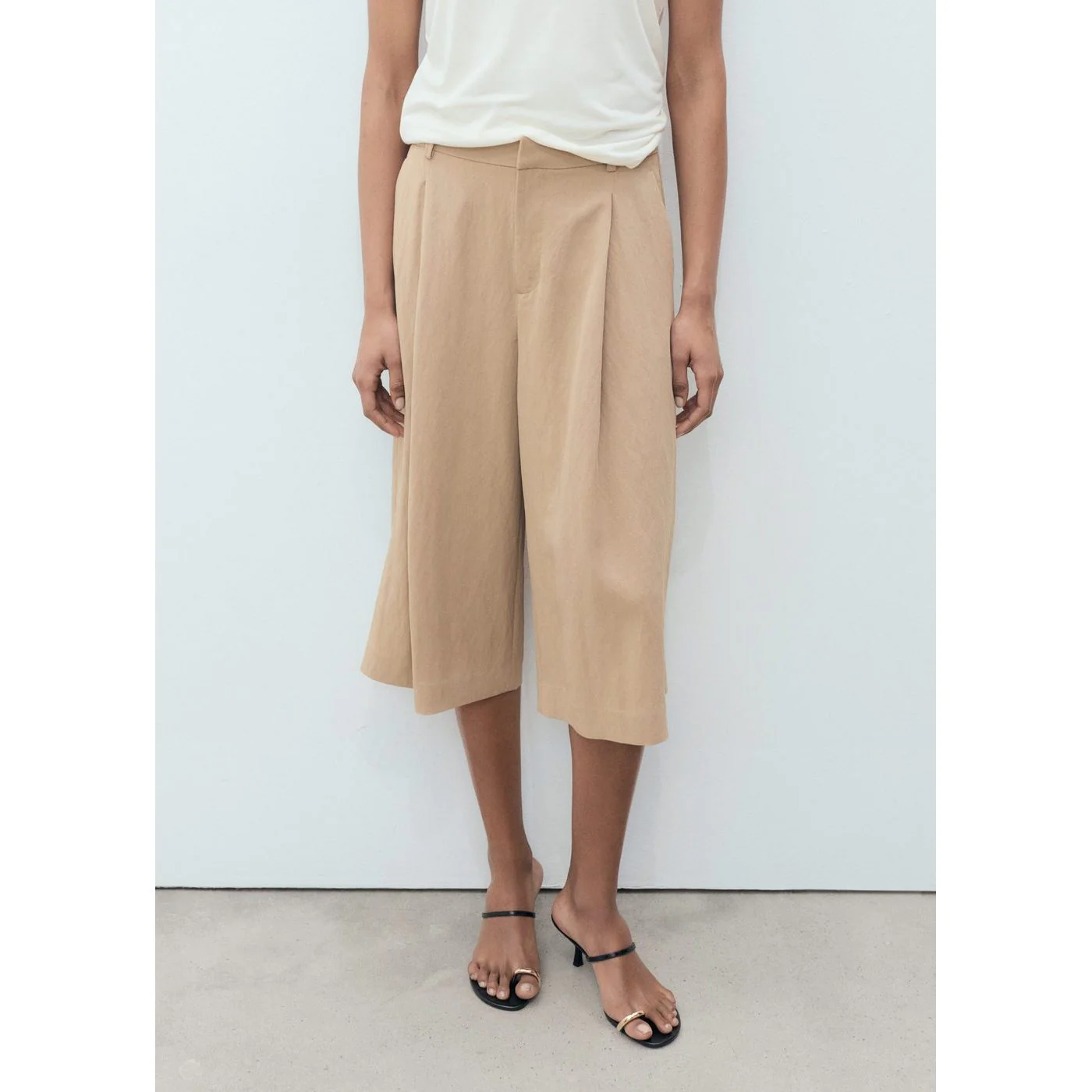 Bermuda Ten - Beige - Image 2