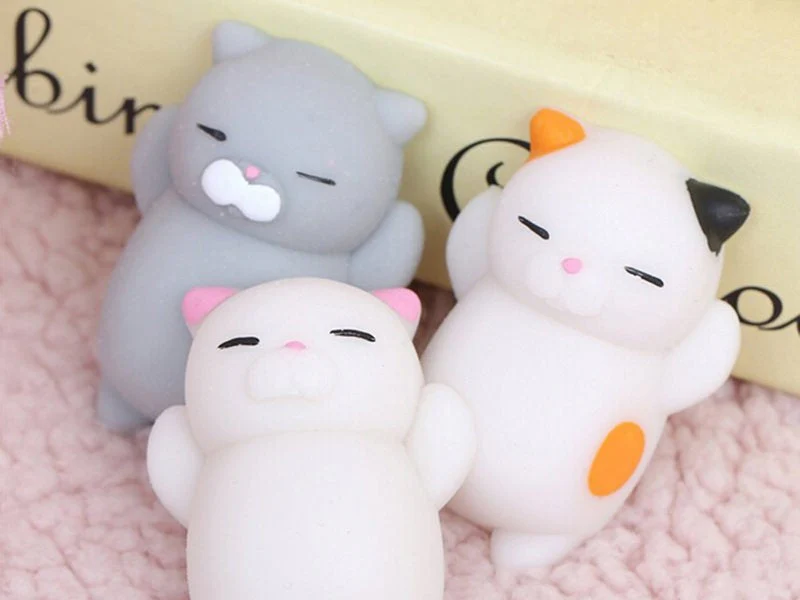 Mini Squishy Chat Gris Qui Dort - Anti-Stress - Image 5
