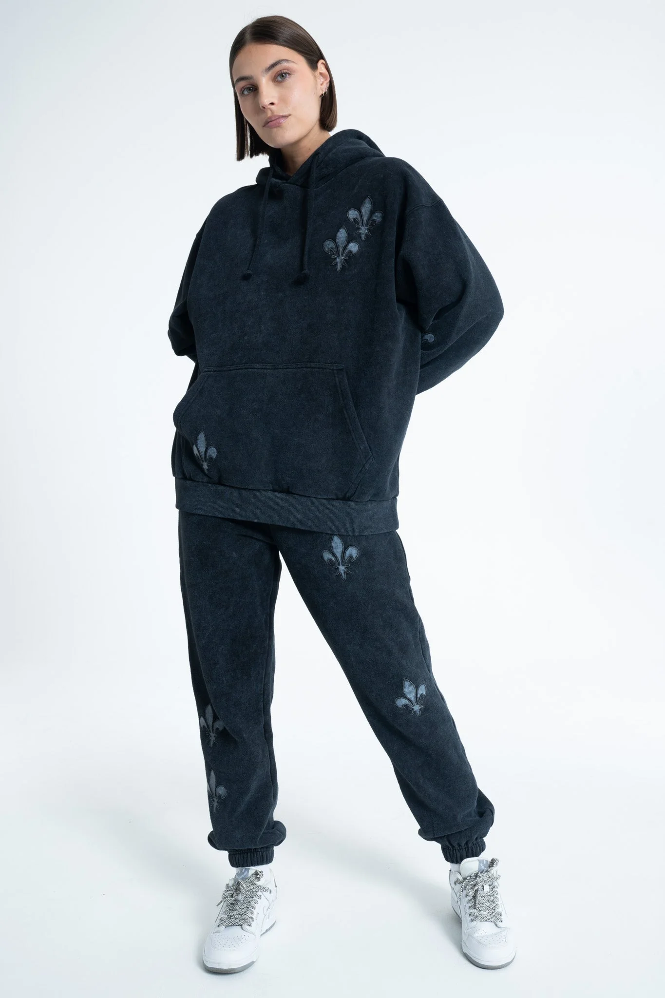 Jogging Montaigne - Black Wash - Image 6