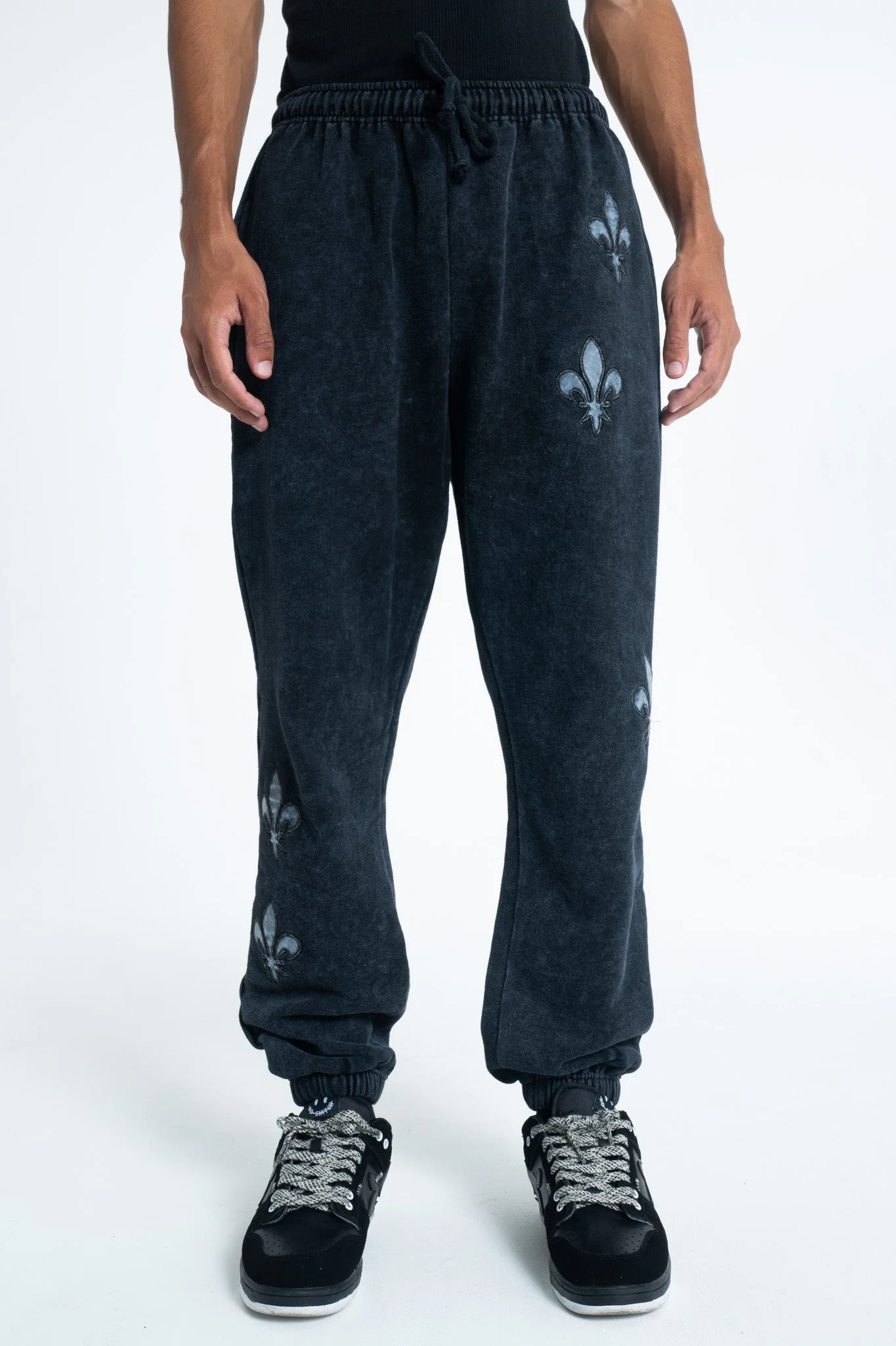Jogging Montaigne - Black Wash - Image 9