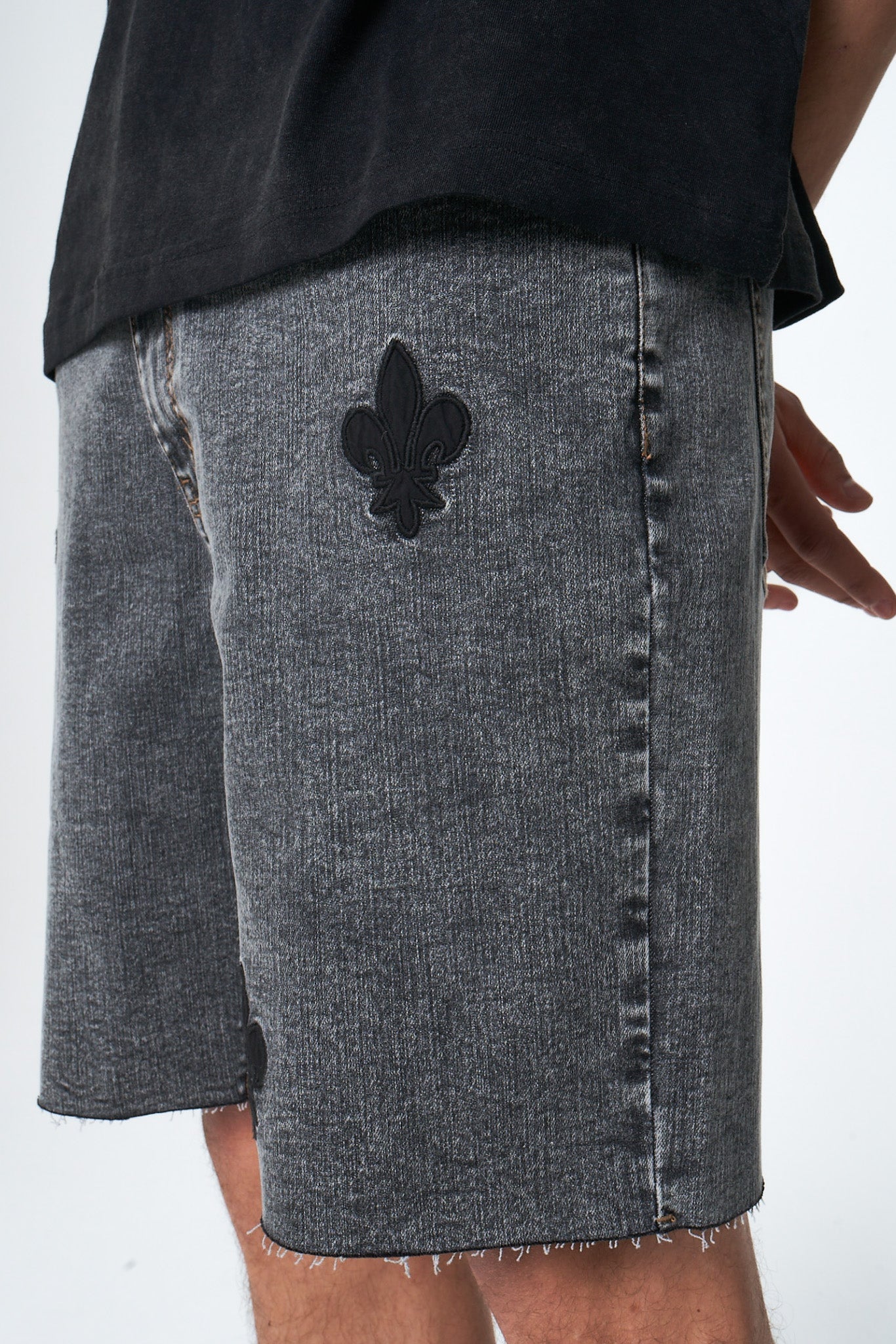 Short Nairobi - Black Wash - Image 9
