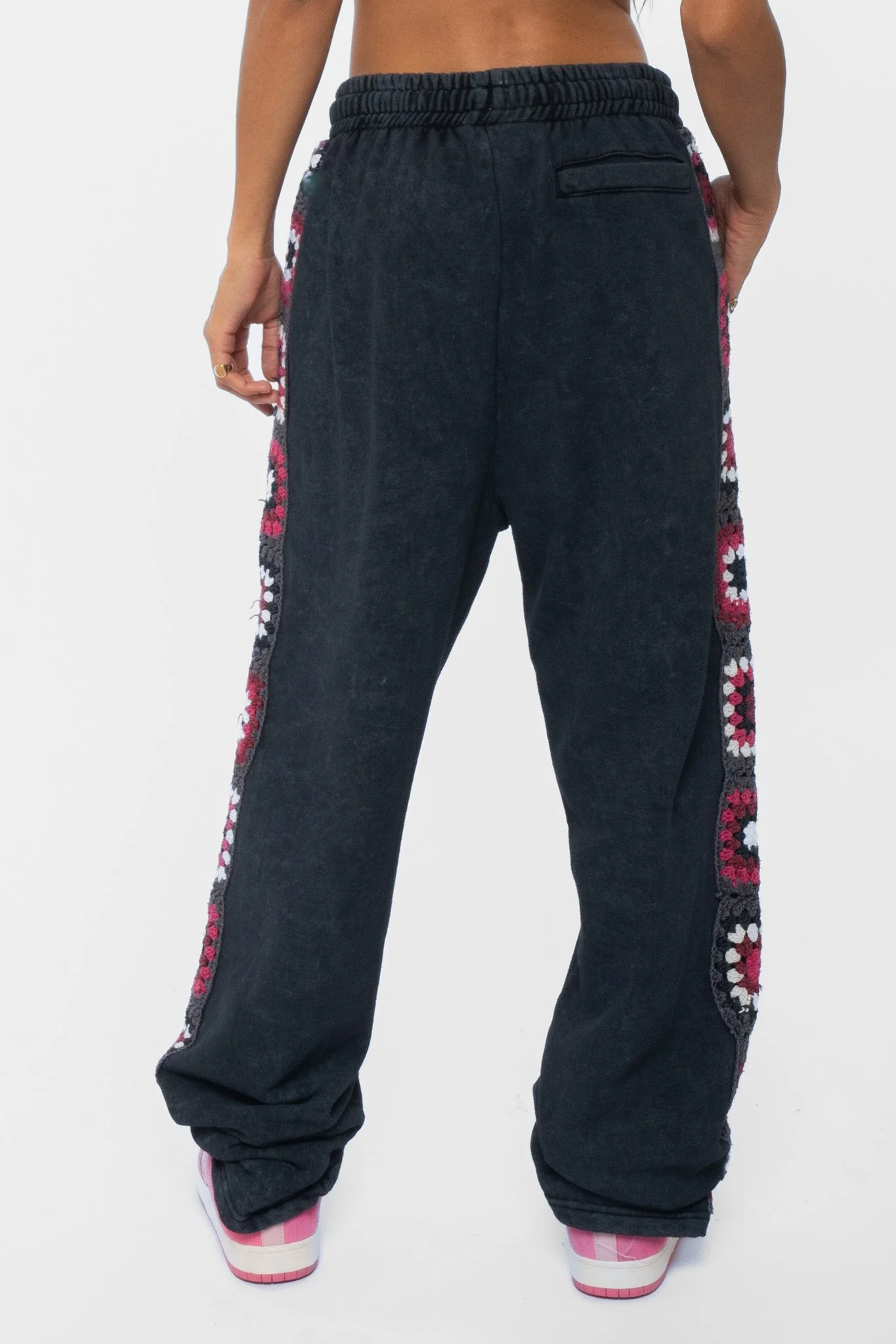 Jogging Nila - Black Wash - Image 4