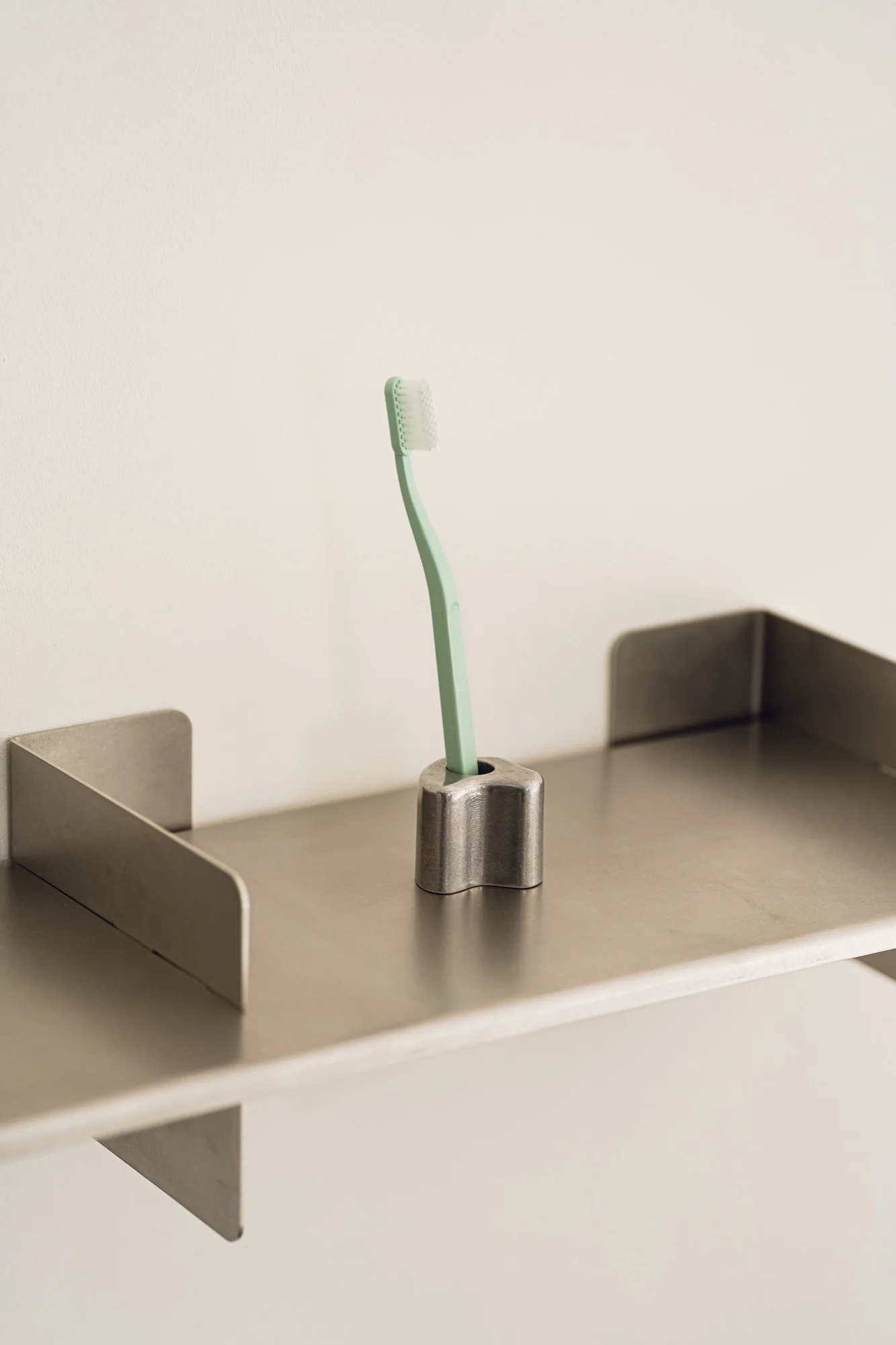 Porte-Brosse À Dents Mis - Raw Aluminium - Image 2
