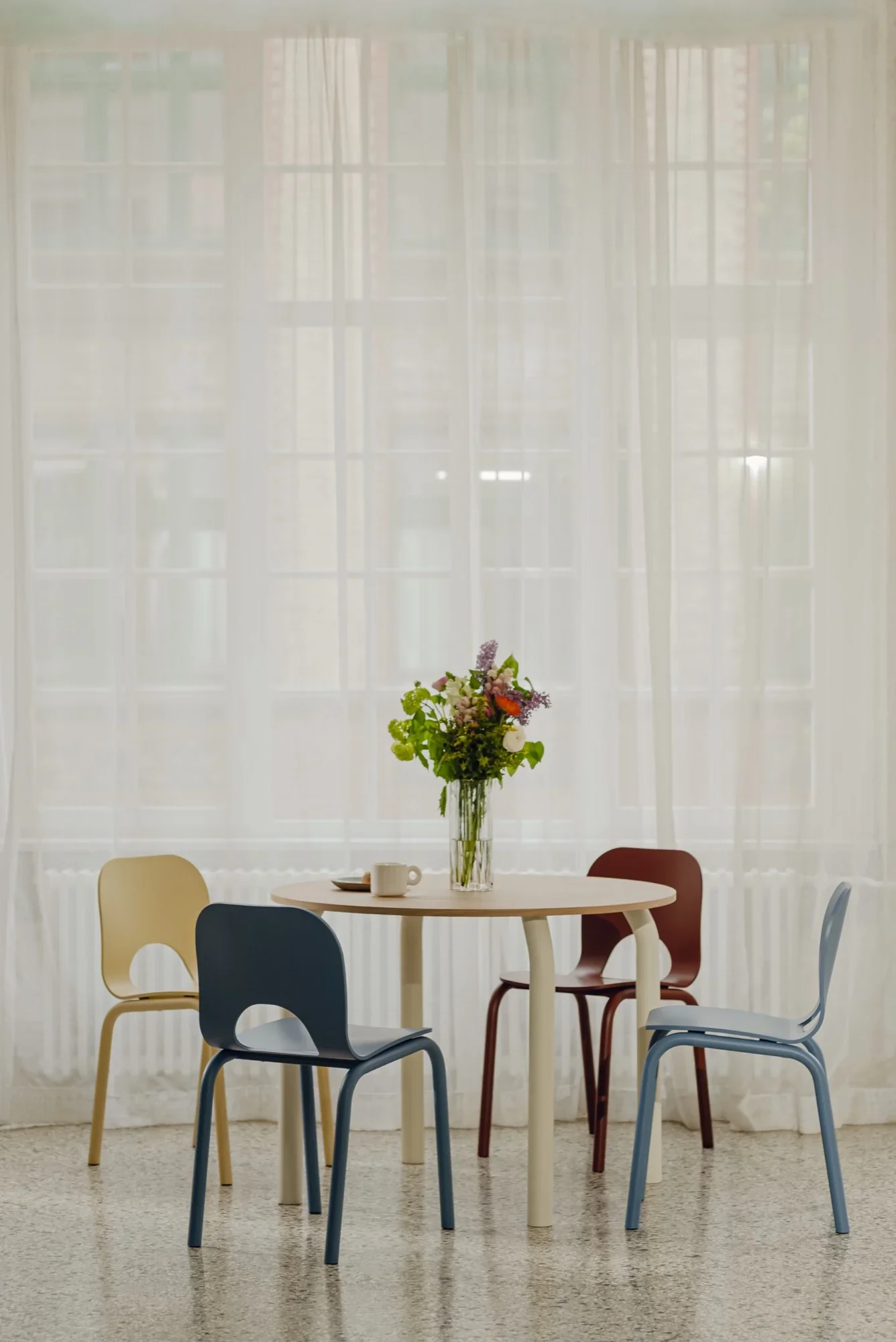 Table Meko - Petit - Oak Top/Piazza Beige Legs - Image 2