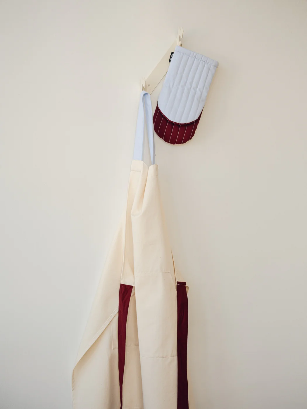 Tablier Rubi - Beige‚ Burgundy & Blue - Image 2