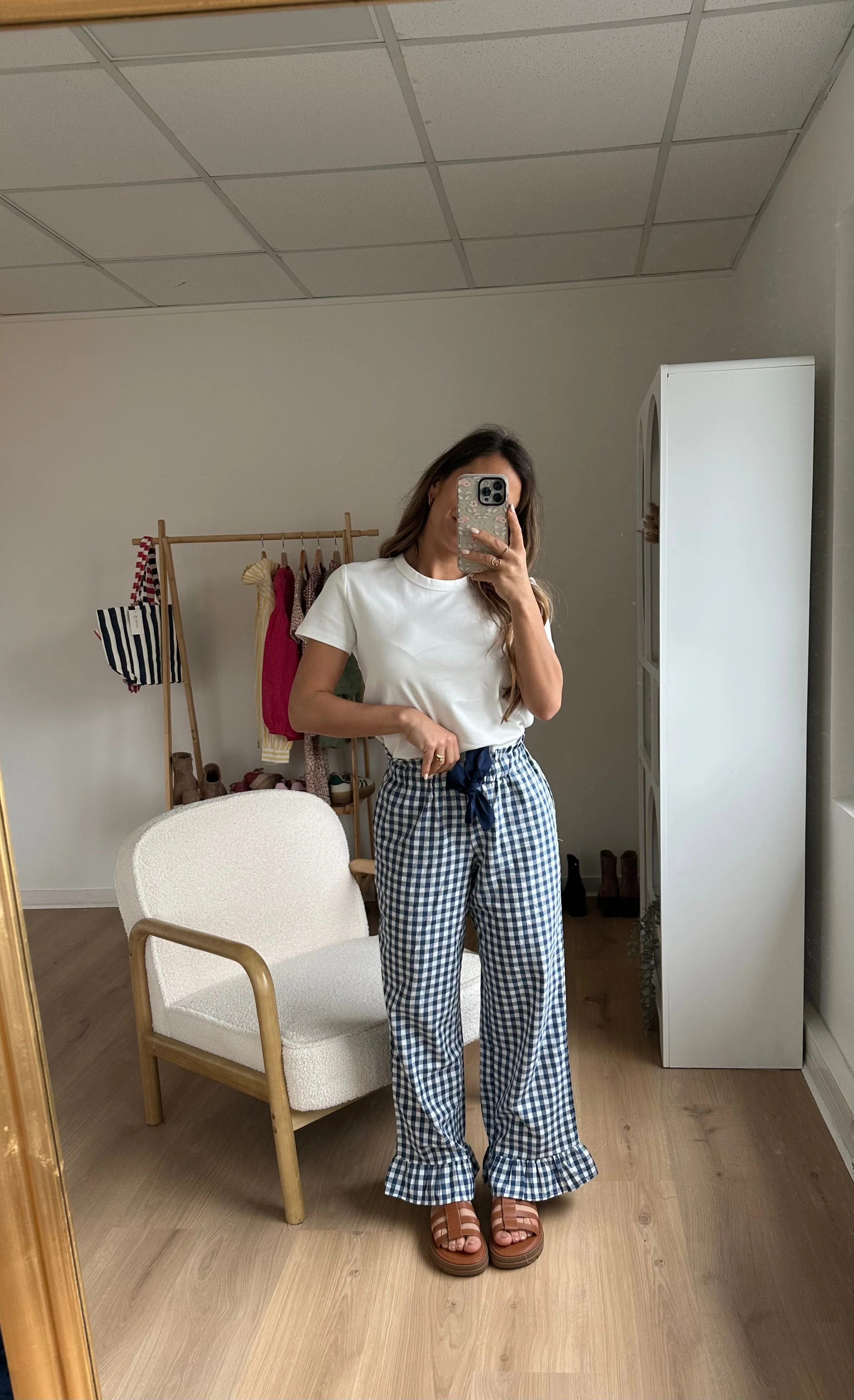Pantalon Fluide Vichy À Volants Bleu Marine Julia - Image 6