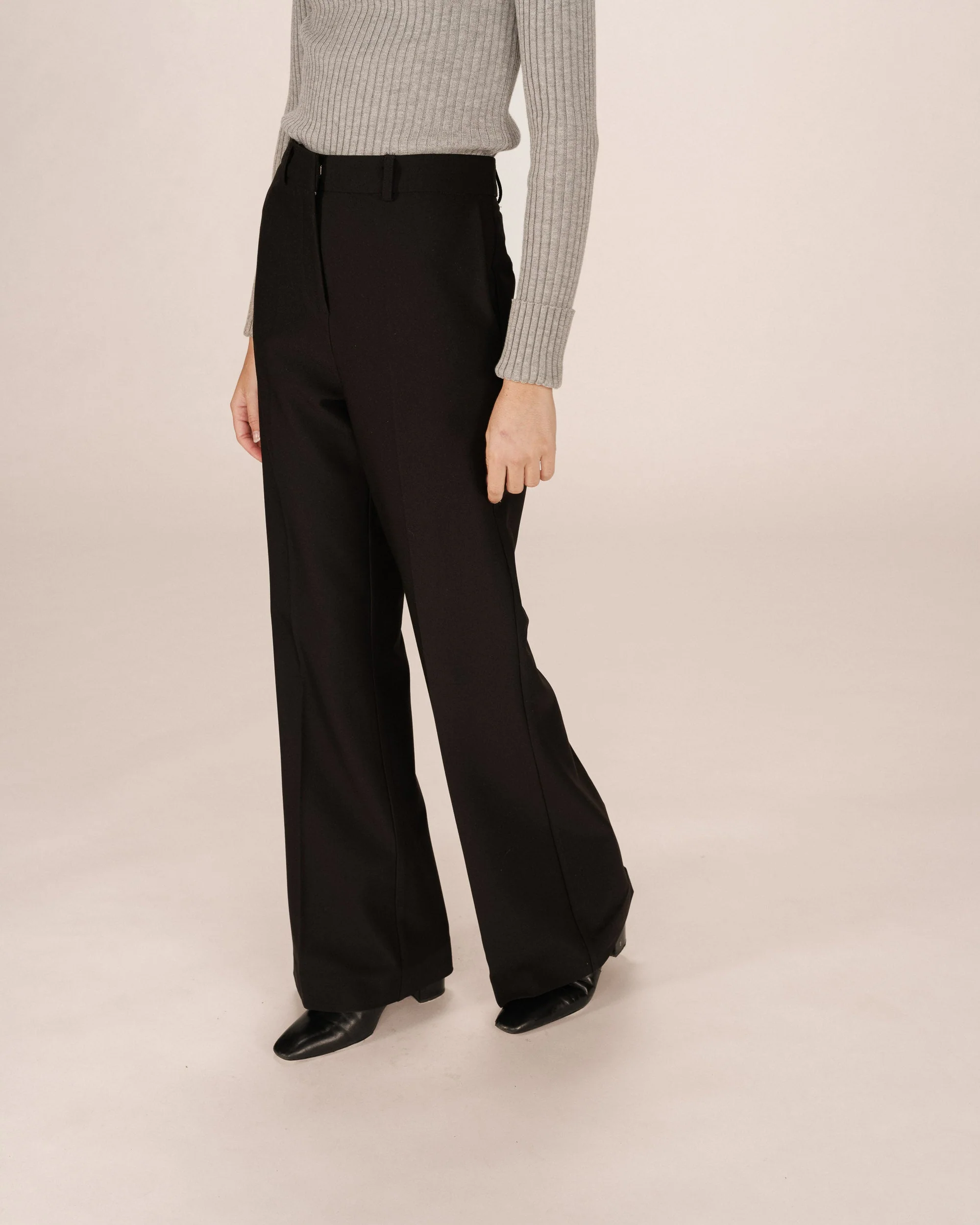 Pantalon Tailleur Evase Noir Singer - Image 2