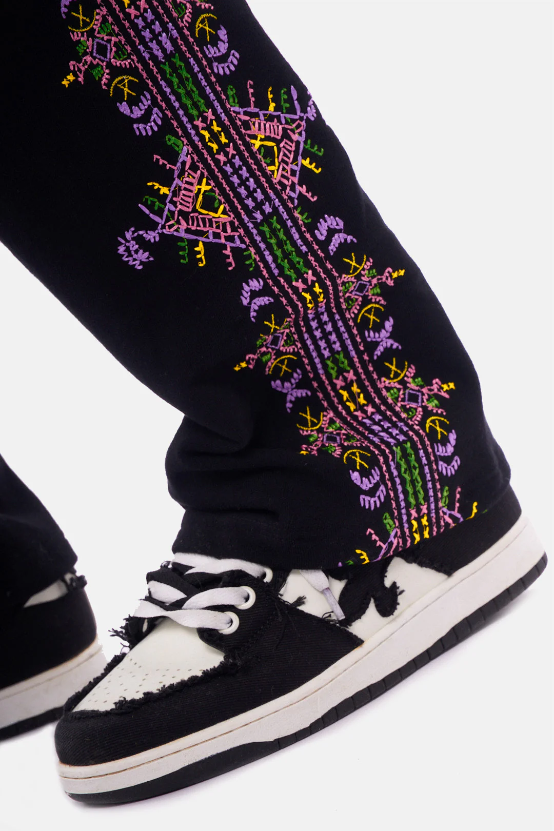 Sweat Paterna - Black Wash - Image 8