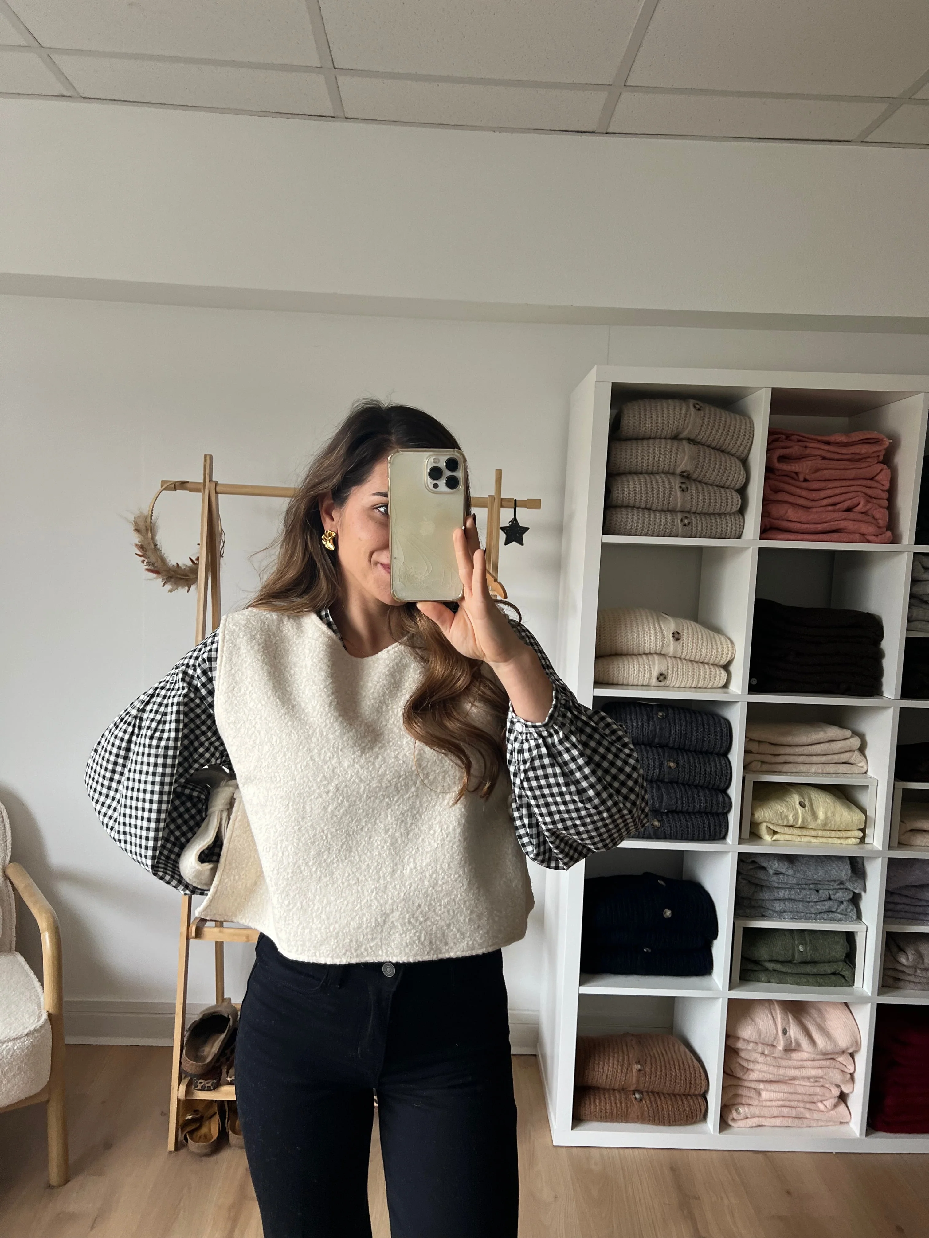 Pull Sans Manche Avec Nœuds Jeanne Écru - Image 11