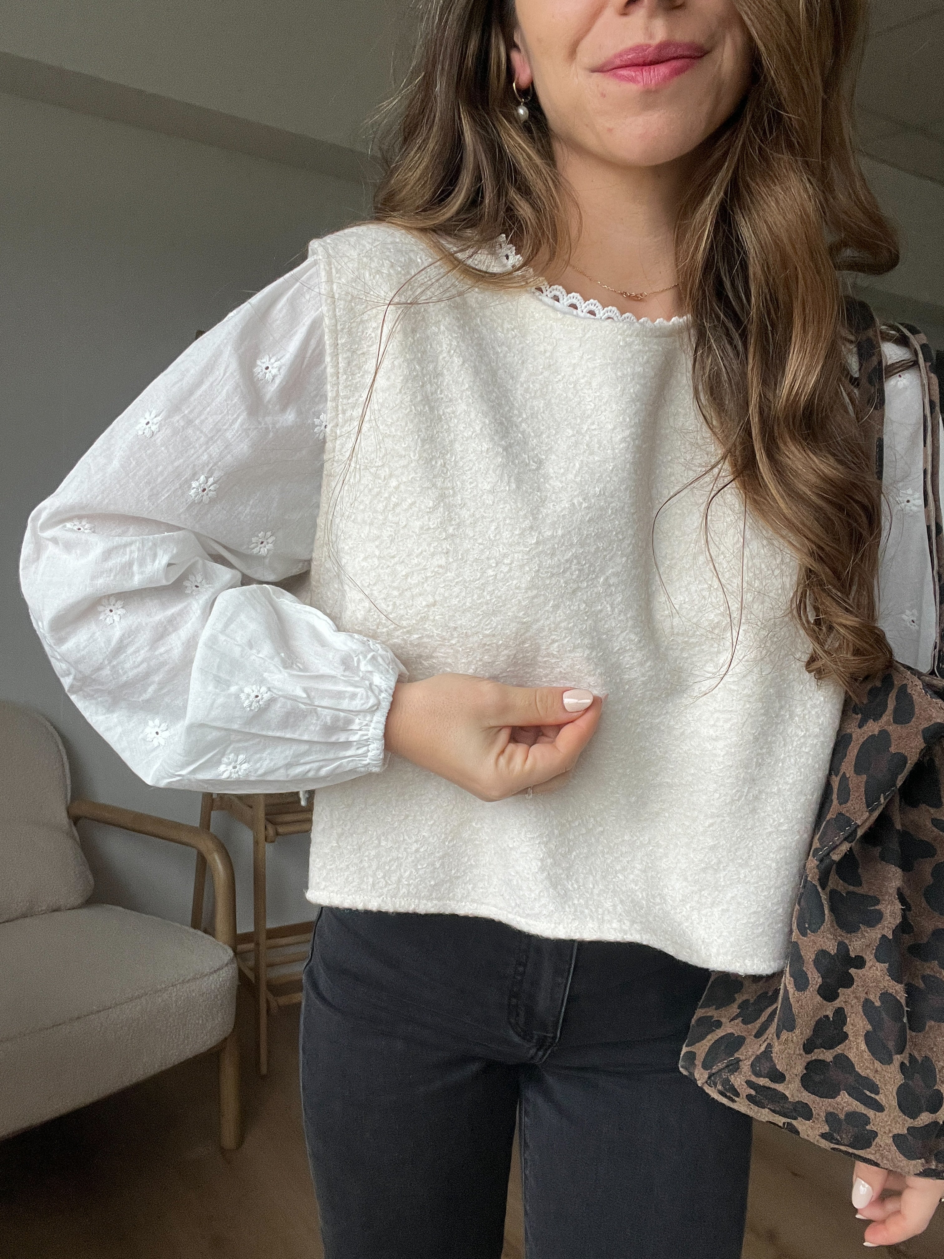 Pull Sans Manche Avec Nœuds Jeanne Écru - Image 4