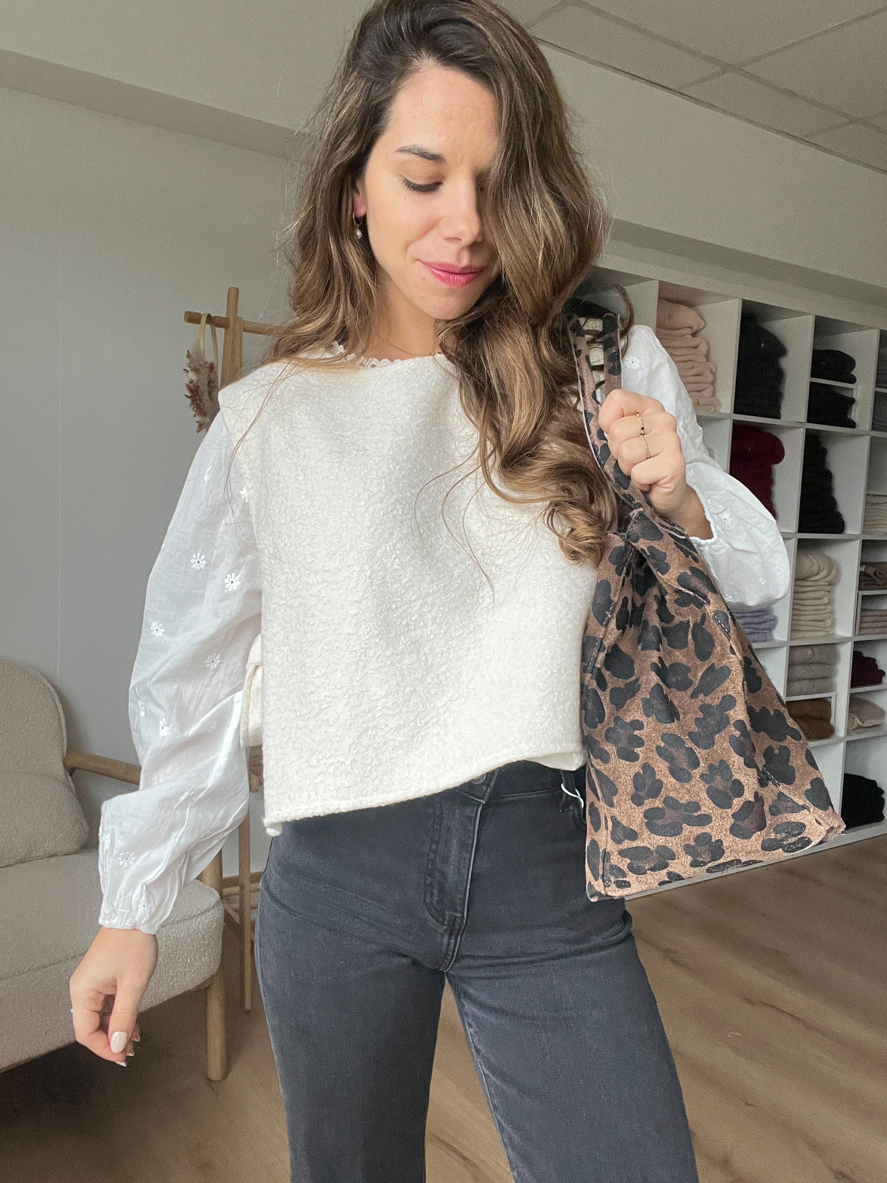 Pull Sans Manche Avec Nœuds Jeanne Écru - Image 5