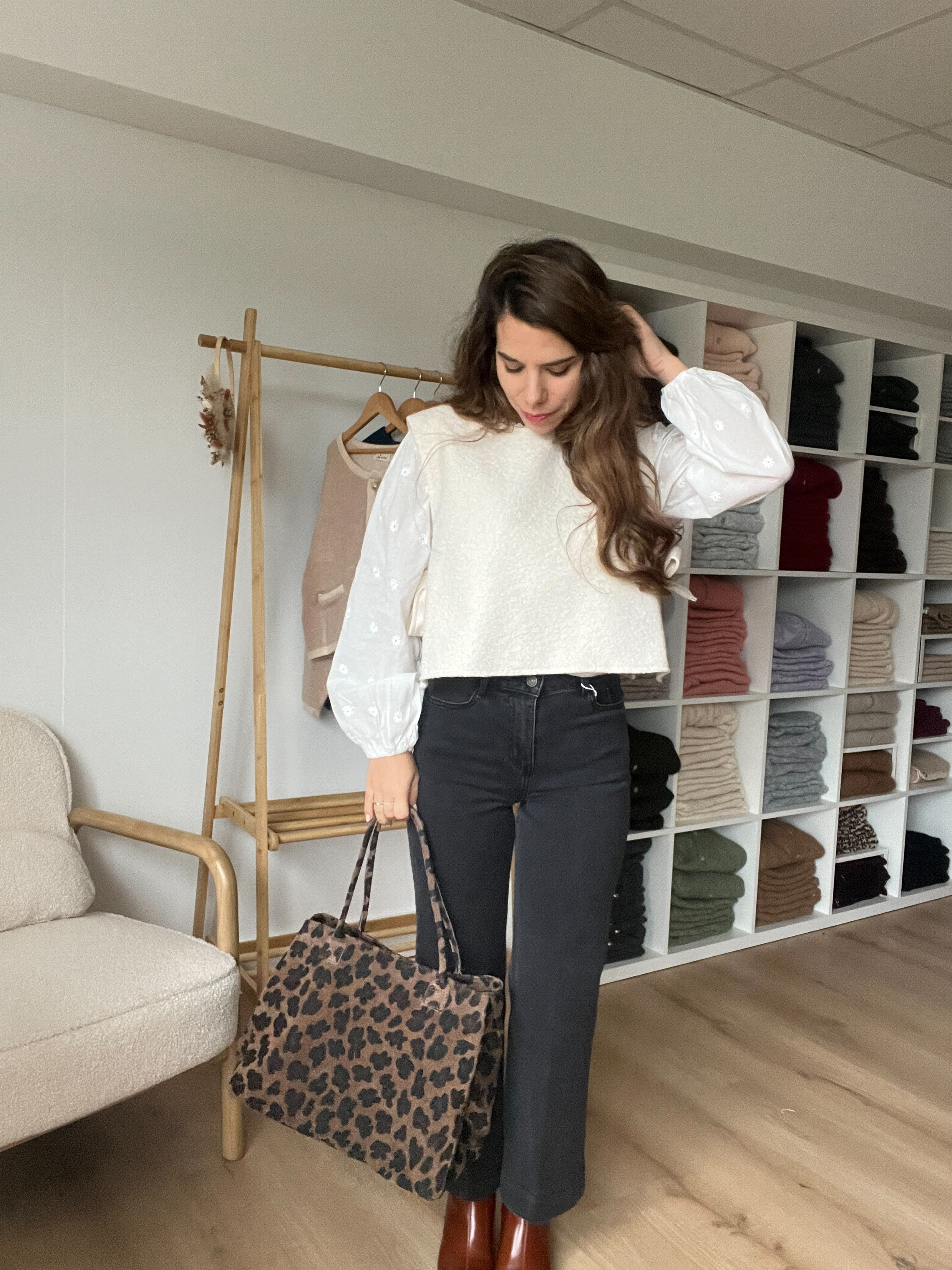 Pull Sans Manche Avec Nœuds Jeanne Écru - Image 7
