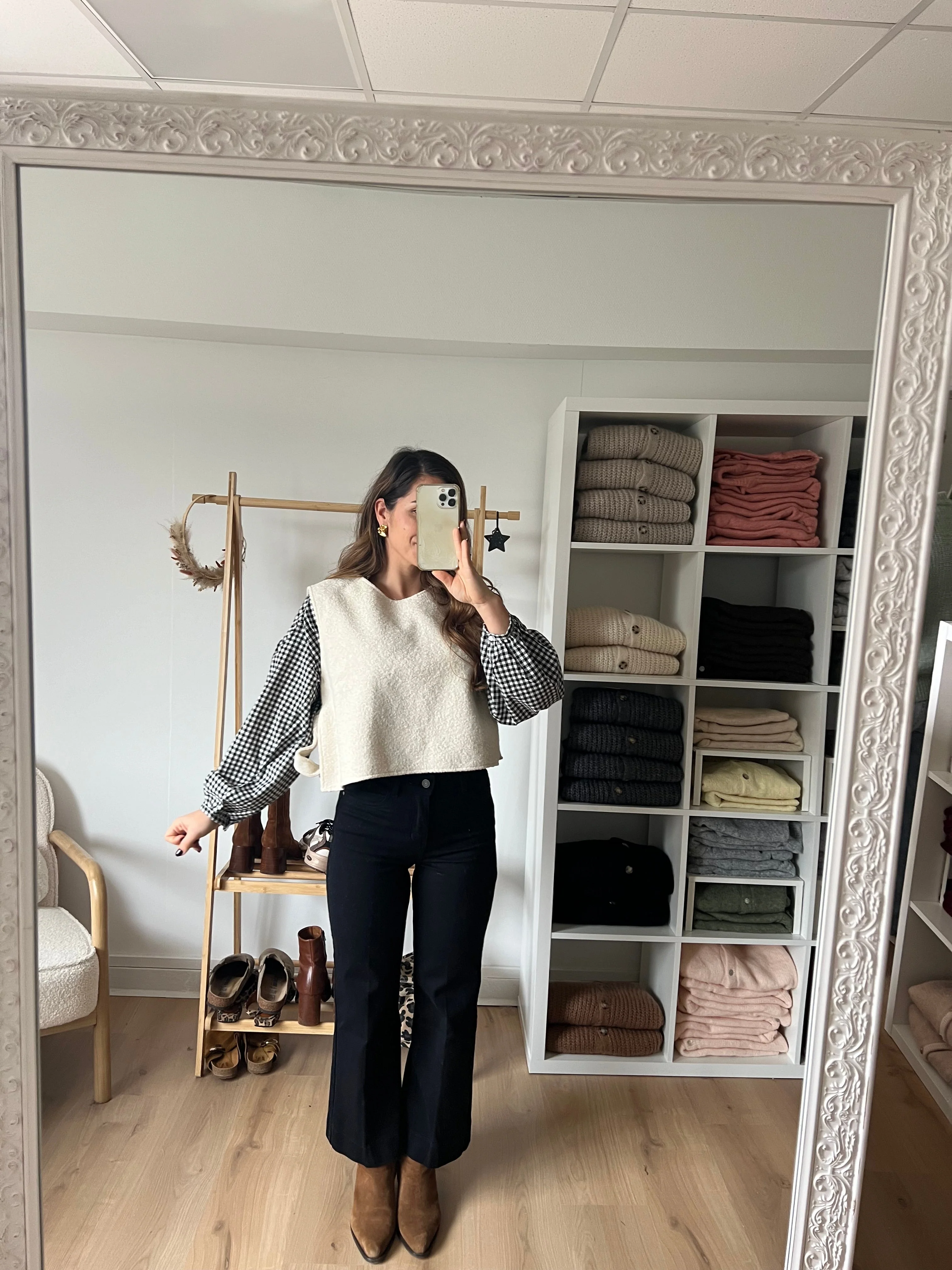 Pull Sans Manche Avec Nœuds Jeanne Écru - Image 9