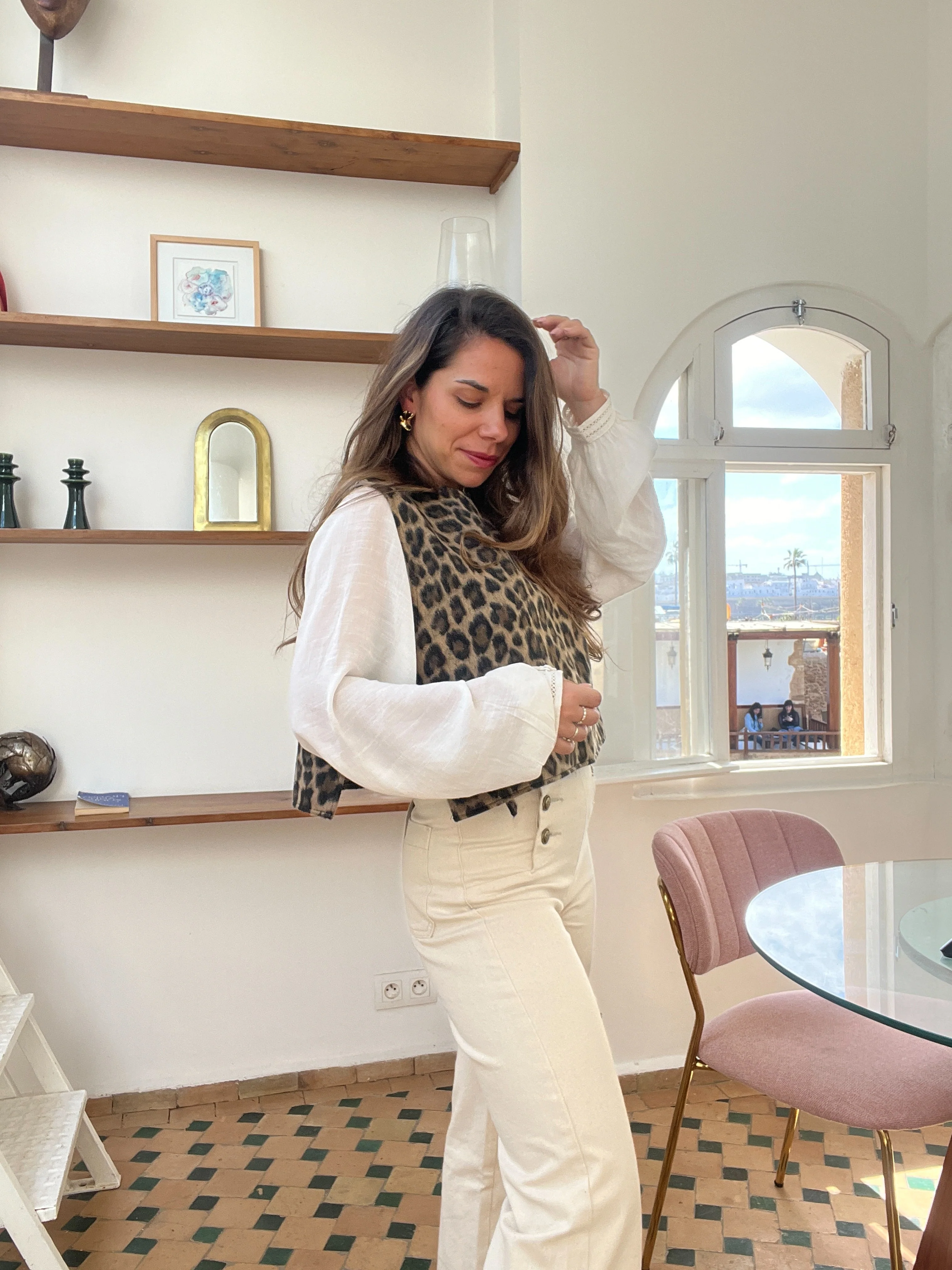 Pull Sans Manche Avec Nœuds Jeanne Léopard - Image 4