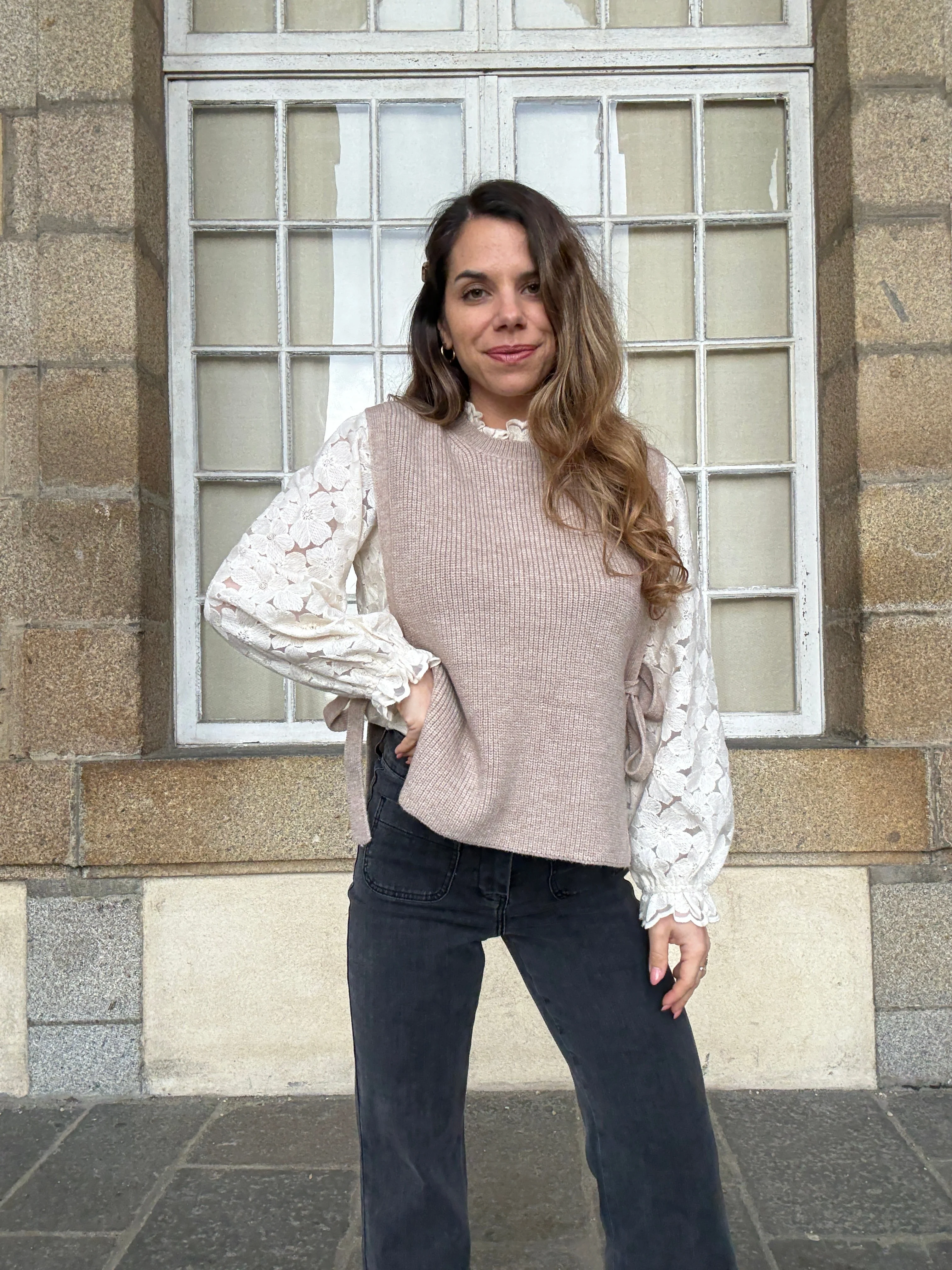 Pull Sans Manches À Noeuds Taupe Valentine - Image 4