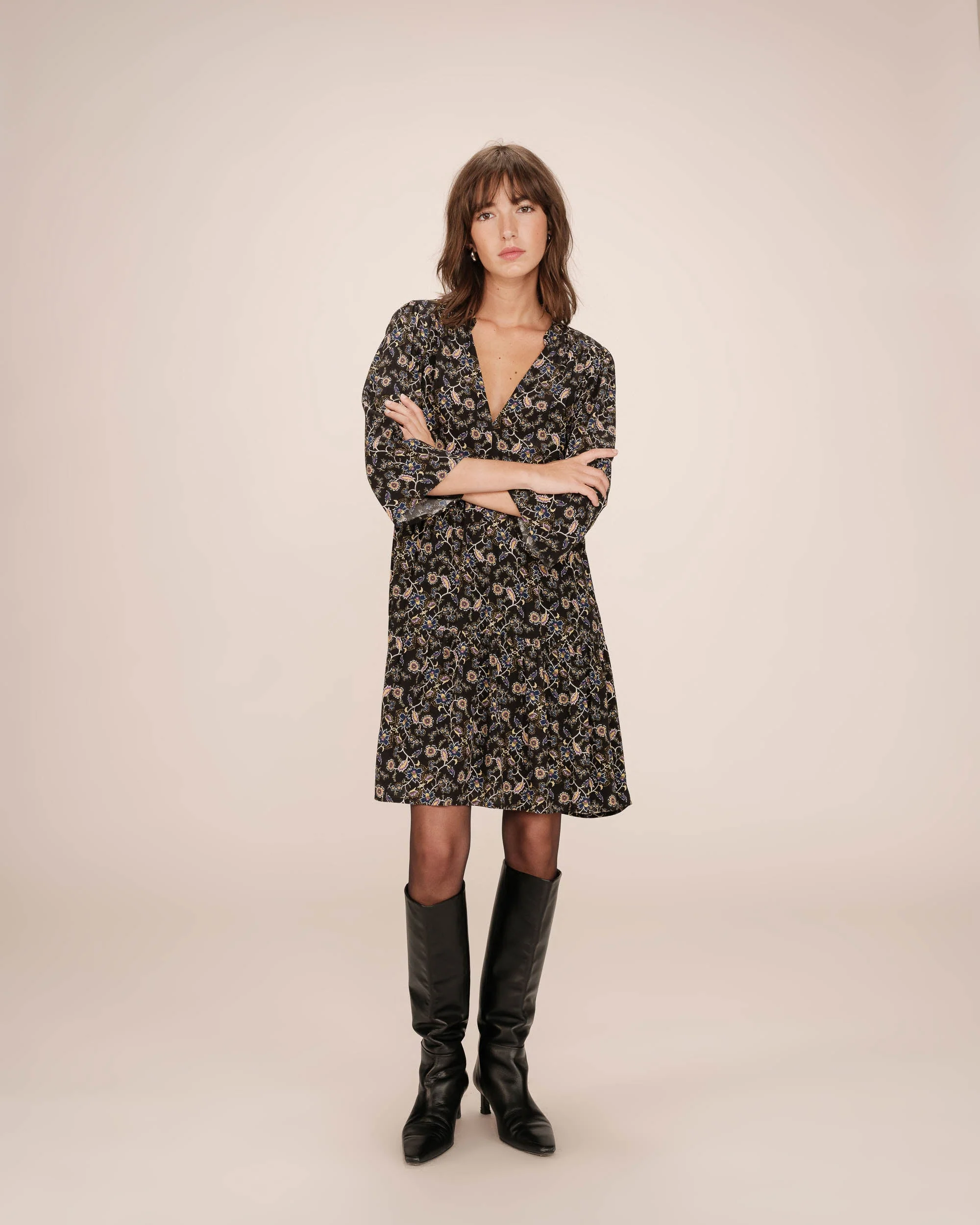 Robe Courte A Fleurs Noir Sirius - Image 3