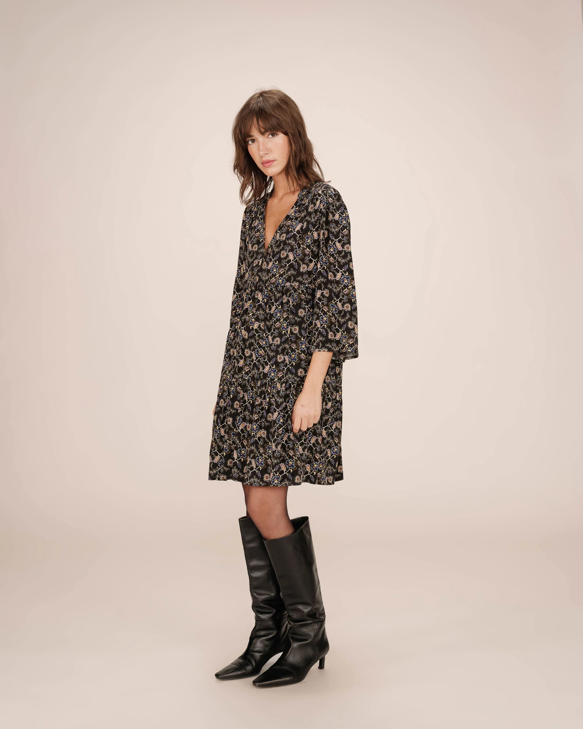 Robe Courte A Fleurs Noir Sirius - Image 4