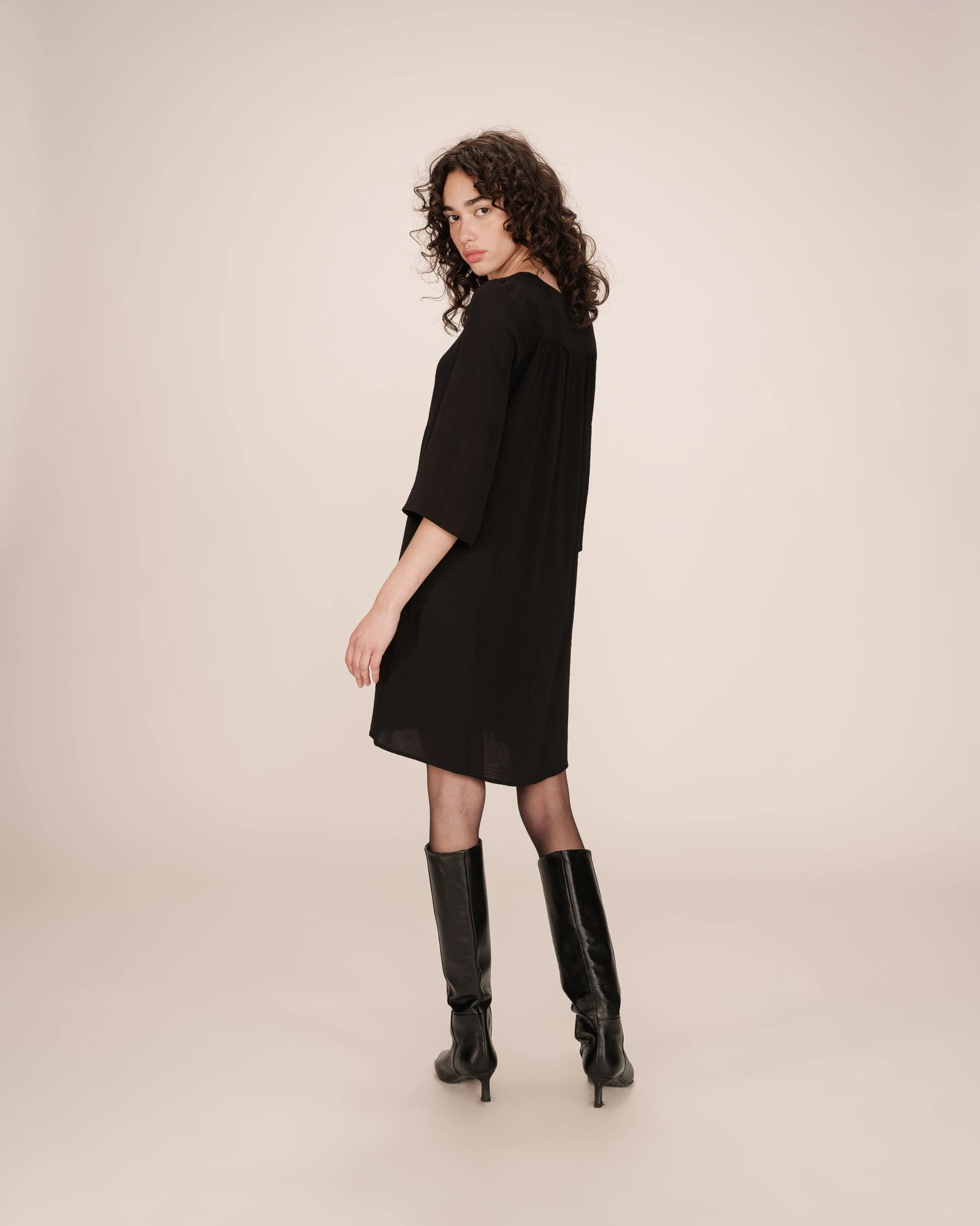 Robe Courte Babydoll Noir Susana - Image 5