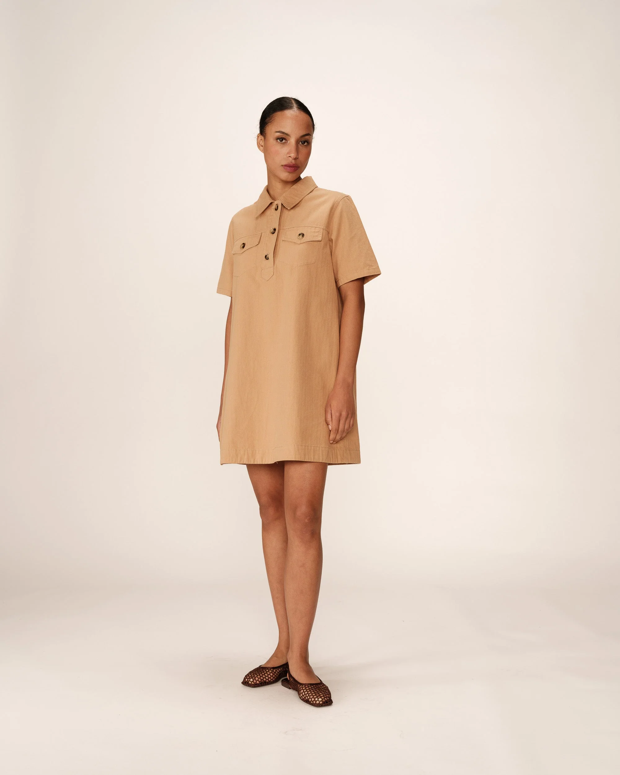 Robe Courte Col Boutonne Camel Philine - Image 3