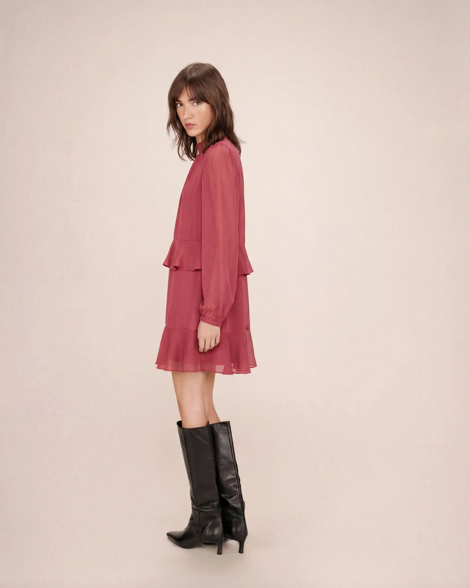 Robe Courte Fluide À Volant Blush Sahelle - Image 4