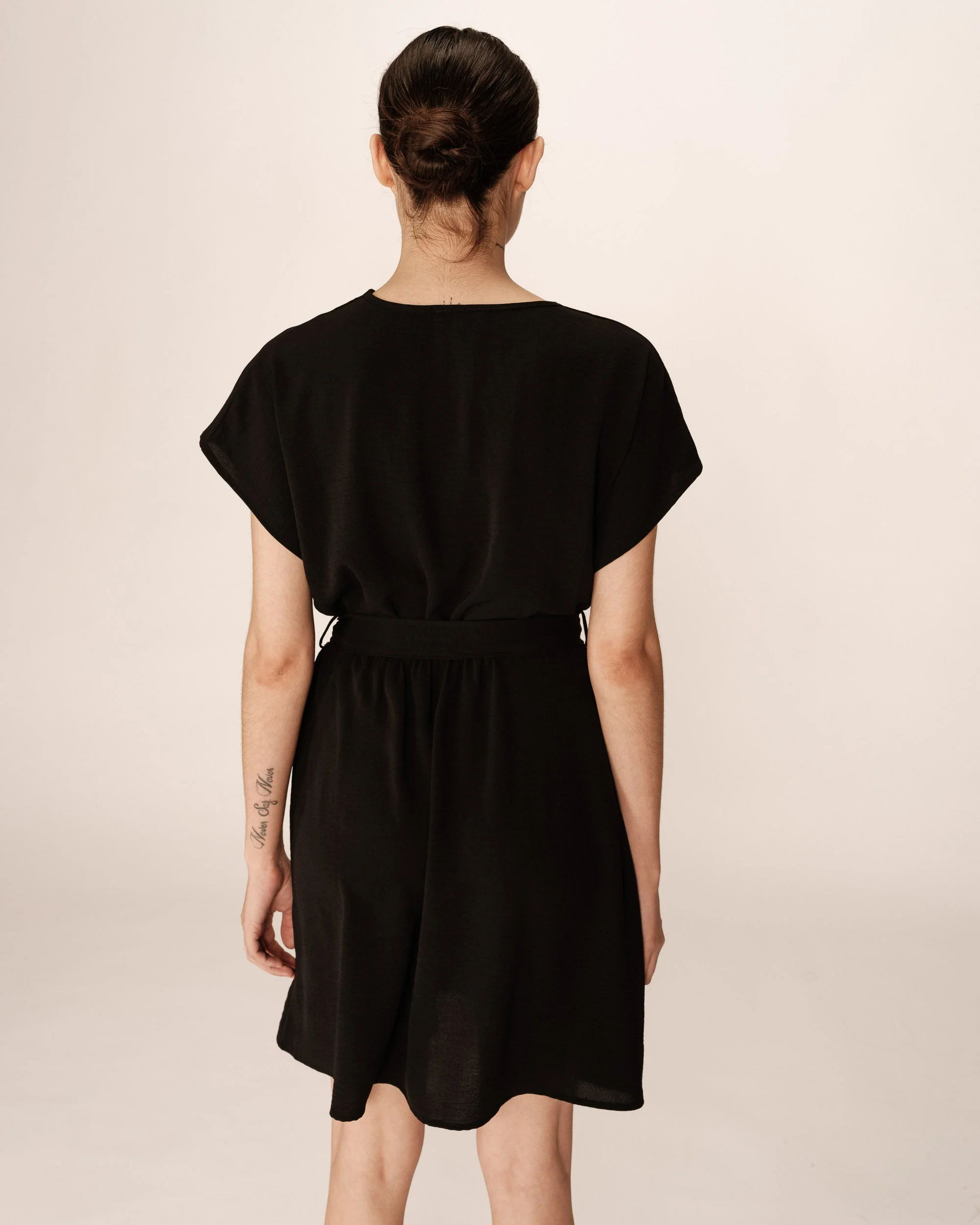 Robe Courte Papaye - Noir - Image 4