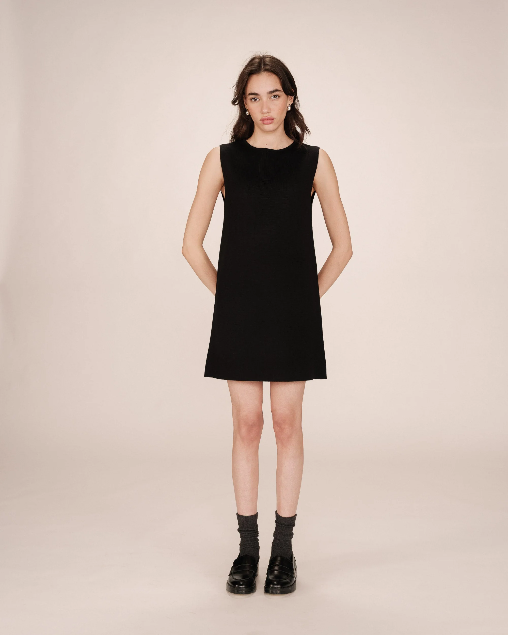 Robe Courte Tailoring Noir Sarah - Image 2