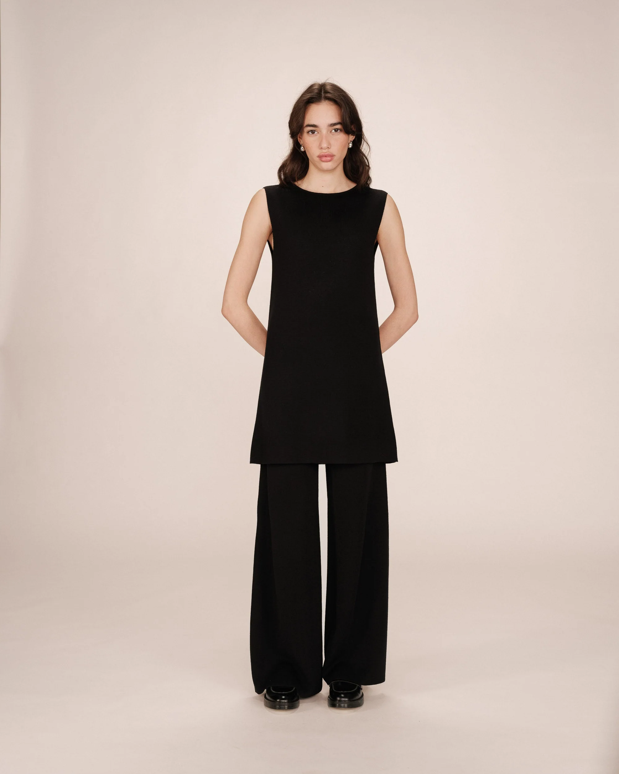 Robe Courte Tailoring Noir Sarah - Image 3