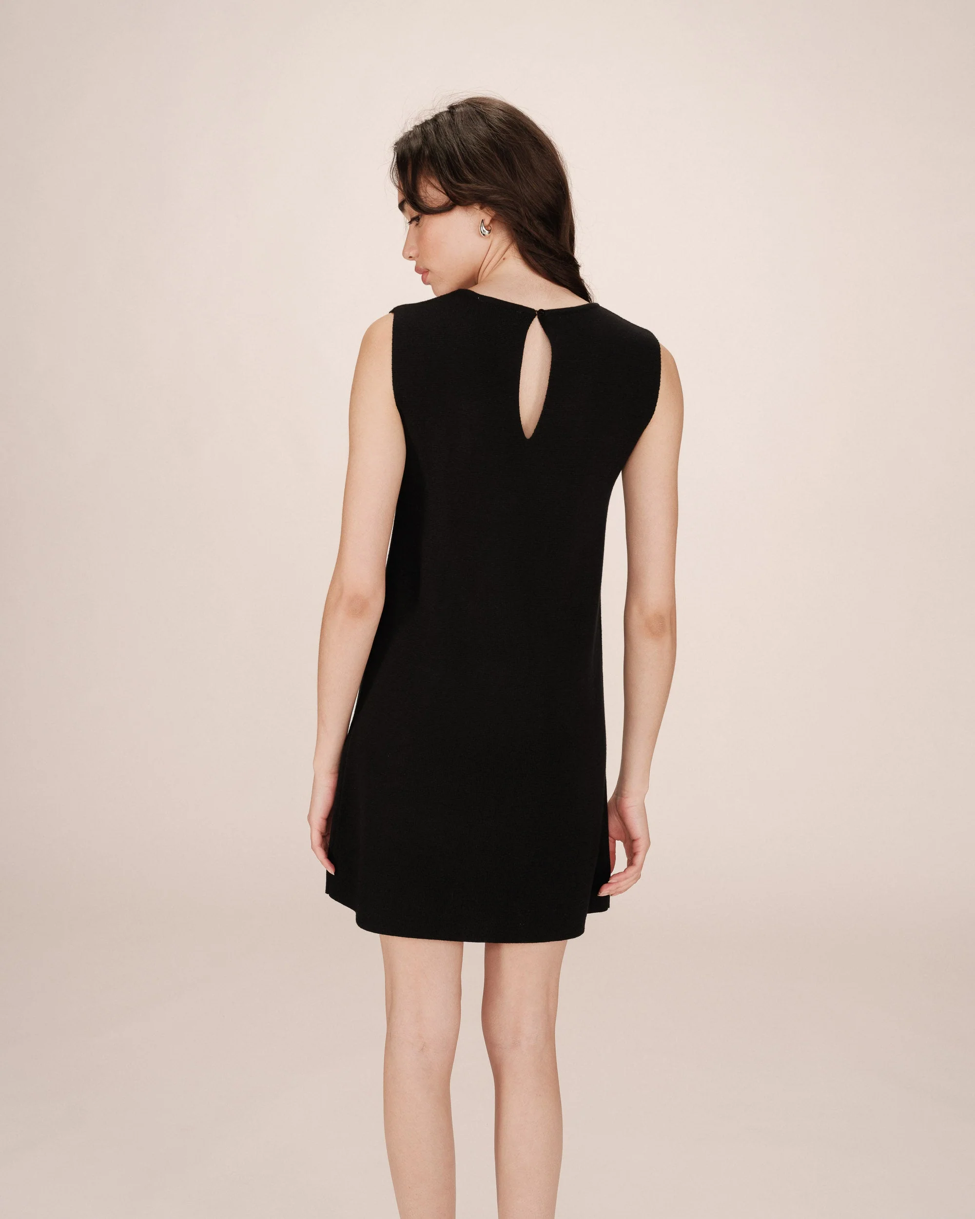 Robe Courte Tailoring Noir Sarah - Image 6