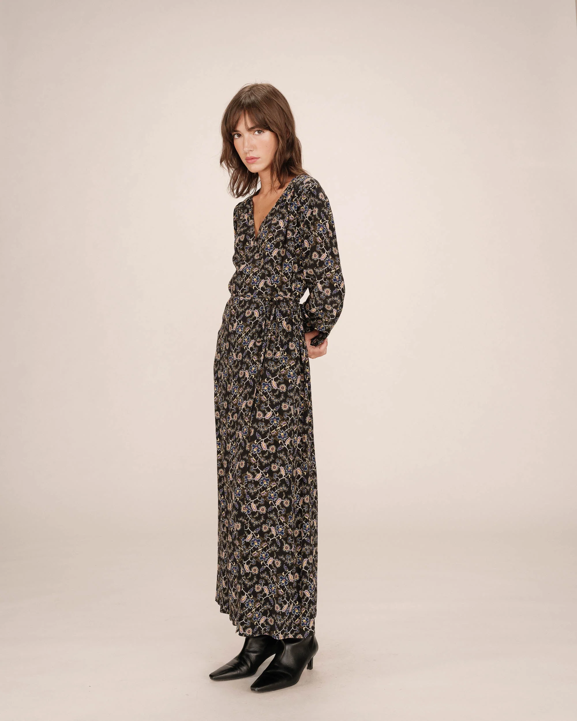 Robe Longue A Fleurs Noir Superbe - Image 3