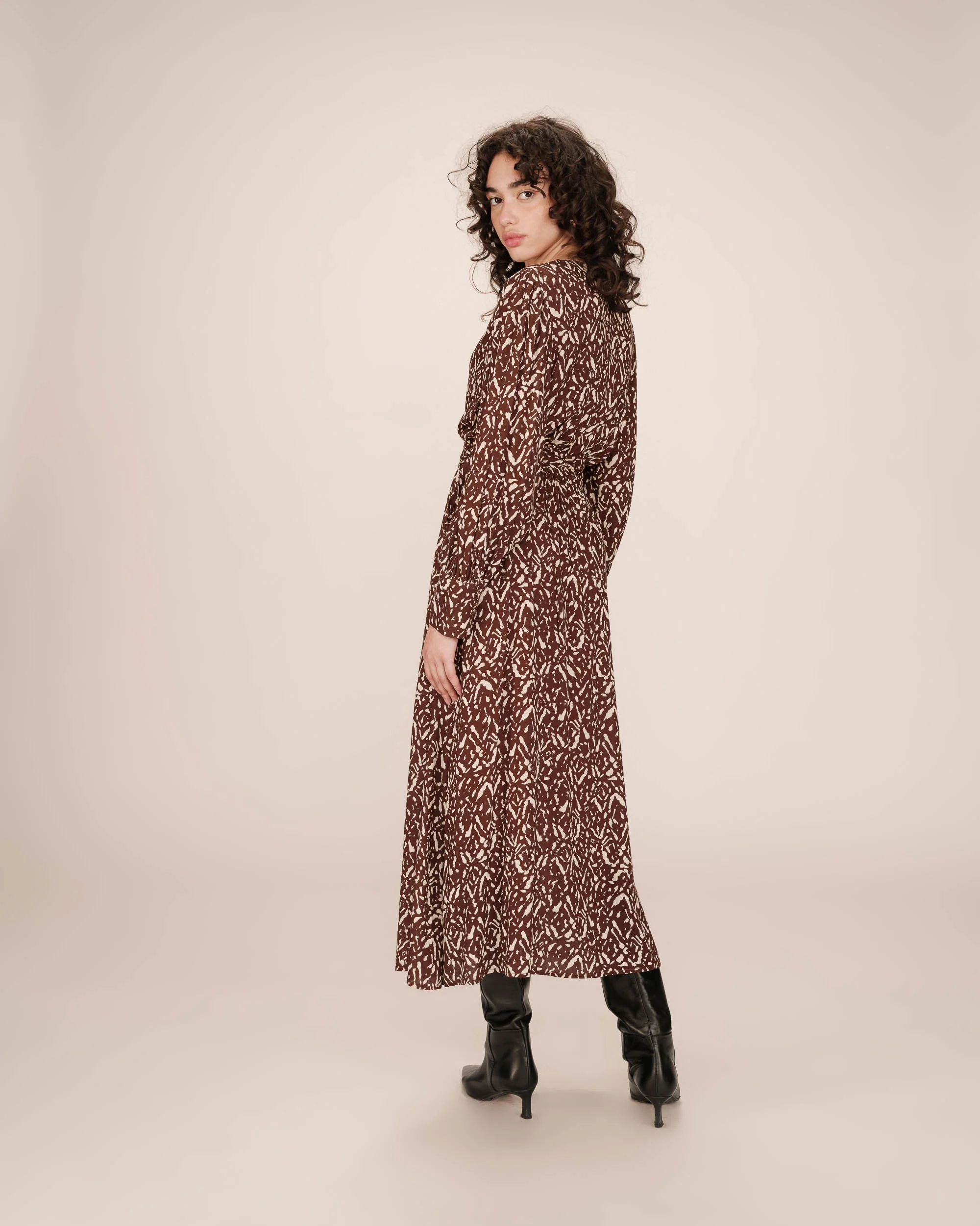 Robe Longue Abstraite Chocolat Soisson - Image 4