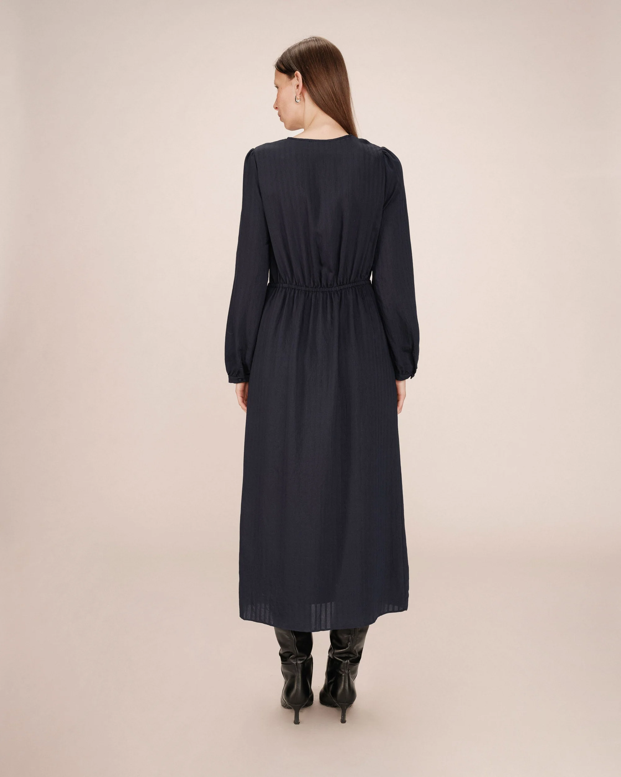 Robe Longue Decollete V Marine Shirley - Image 5