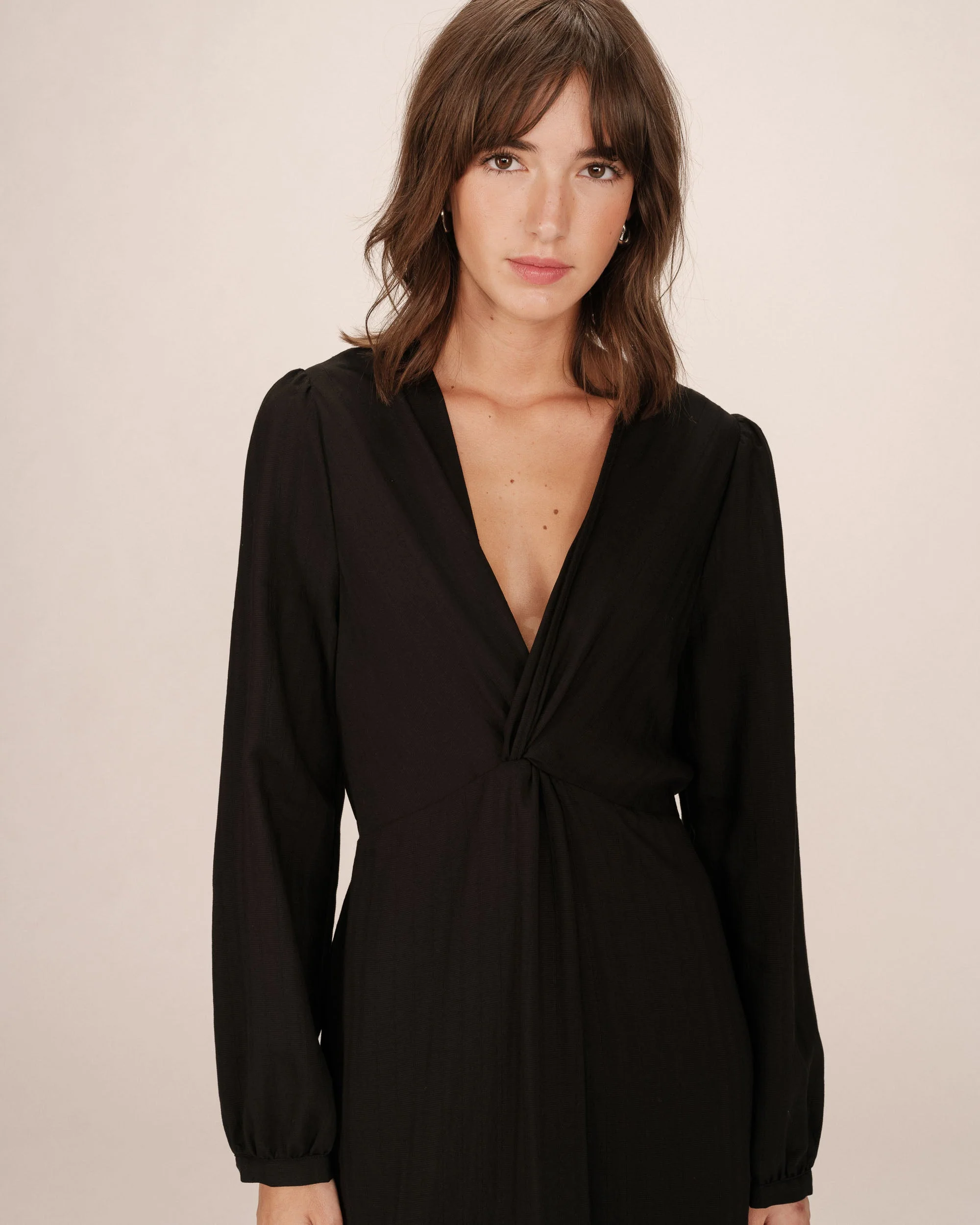 Robe Longue Decollete V Noir Shirley - Image 4