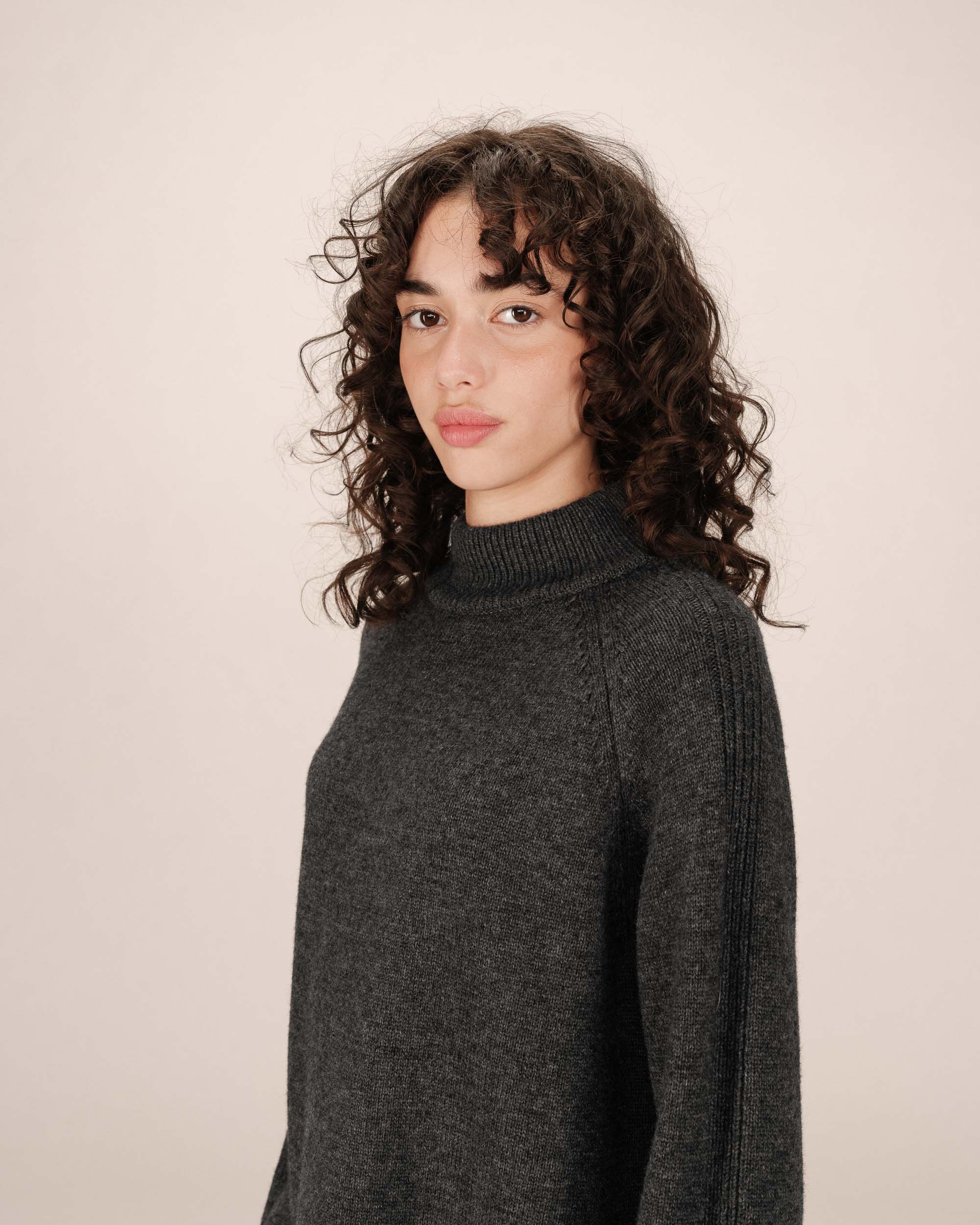 Robe Pull Courte Anthracite Sandrine - Image 3