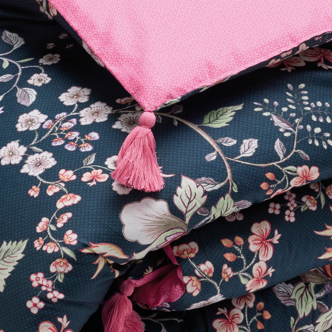 Édredon Avec Glands - Bleu Foncé / Rose - Murmure Floral - Image 4