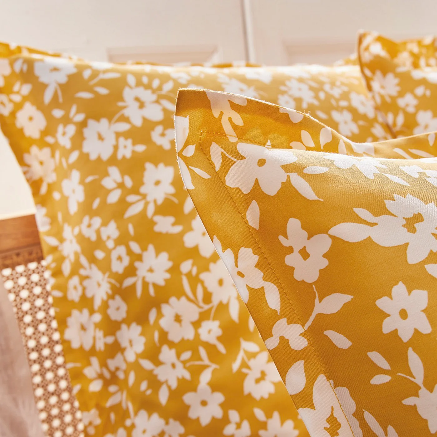 Housse De Couette + Taies D'Oreiller Satin De Coton - Jaune - Elégance - Image 4