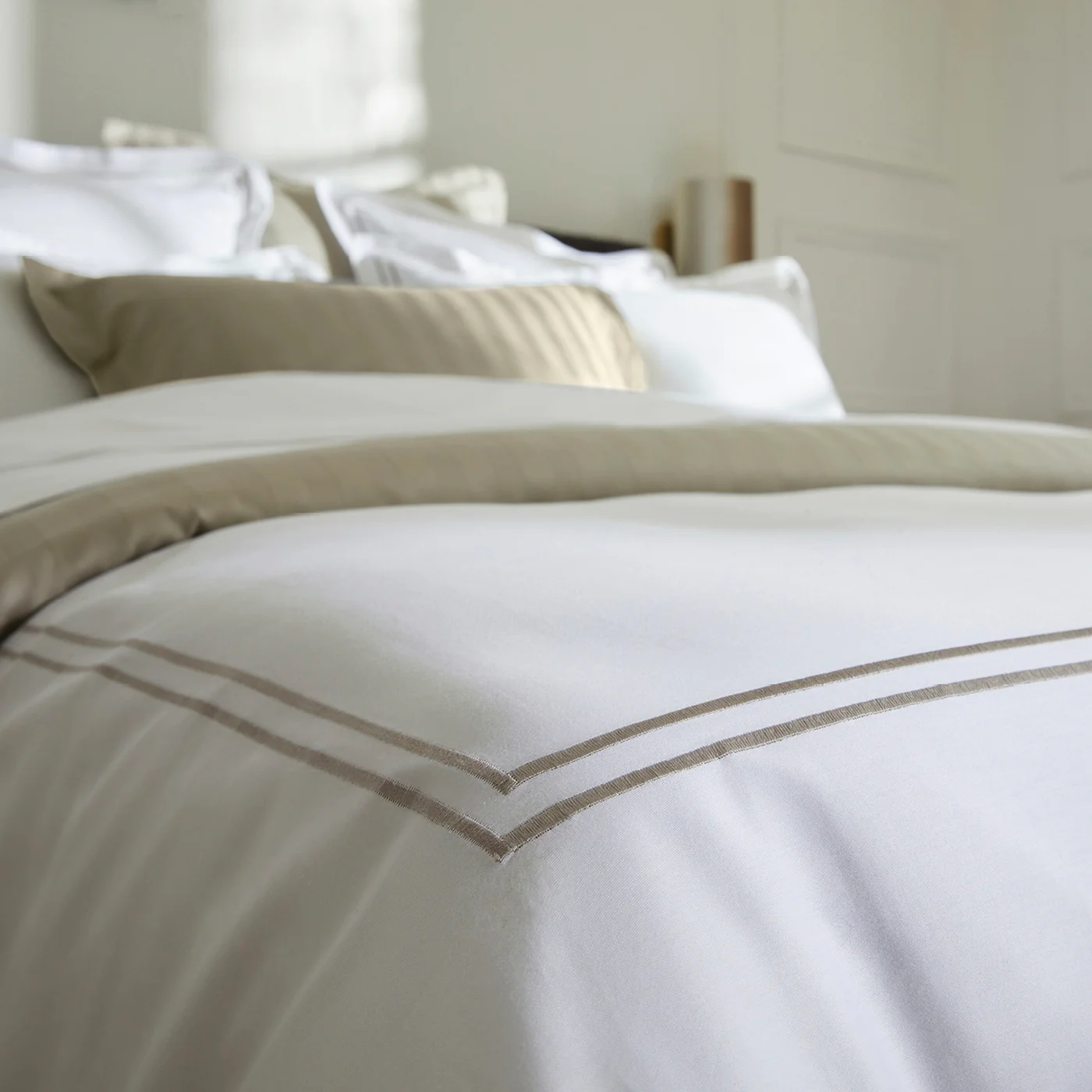 Housse De Couette + Taies D'Oreiller Satin De Coton - Taupe / Blanc - Nice - Image 4