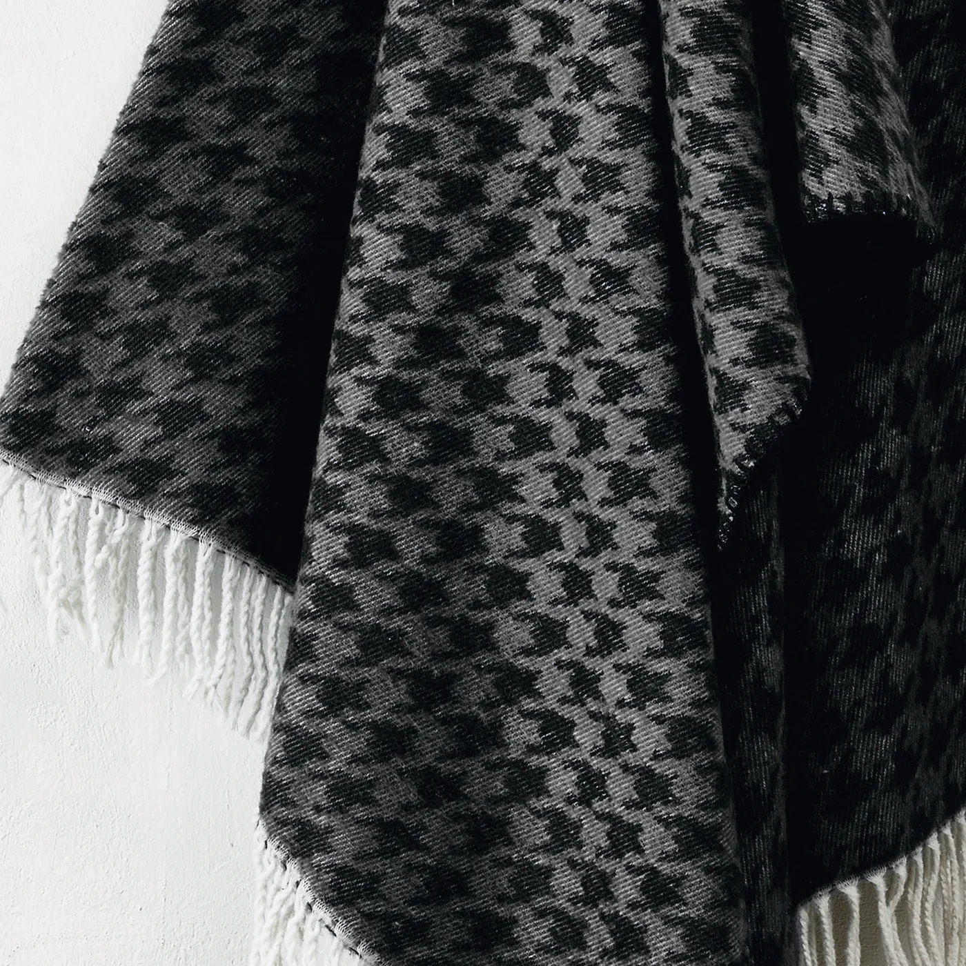 Plaid Tissé - Noir / Gris Foncé - Pied De Poule - Image 5