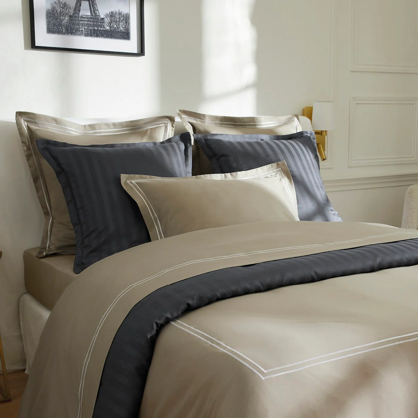Set De 2 Taies D'Oreiller Satin De Coton - Blanc / Taupe - Nice - Image 2