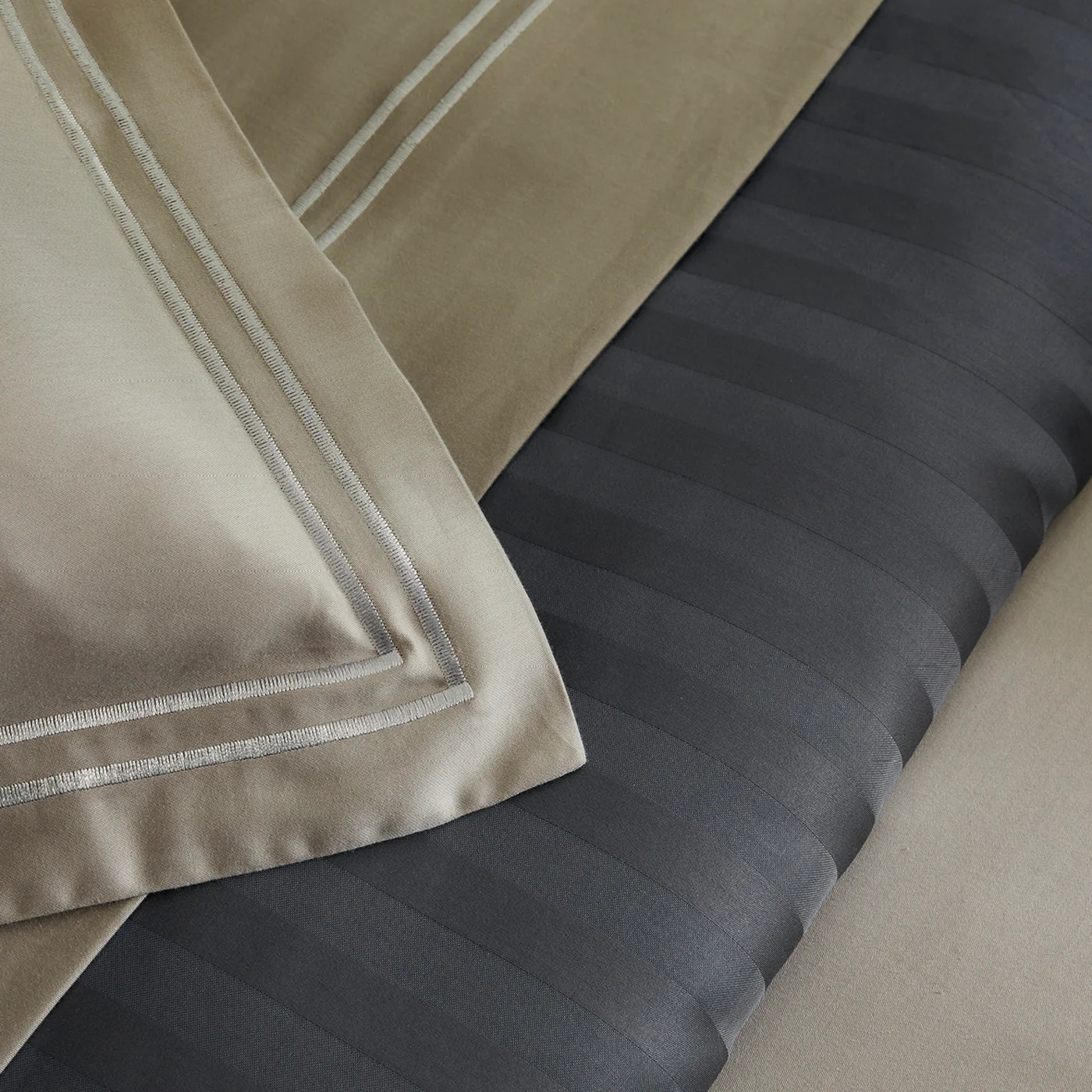 Set De 2 Taies D'Oreiller Satin De Coton - Taupe / Taupe - Nice - Image 6