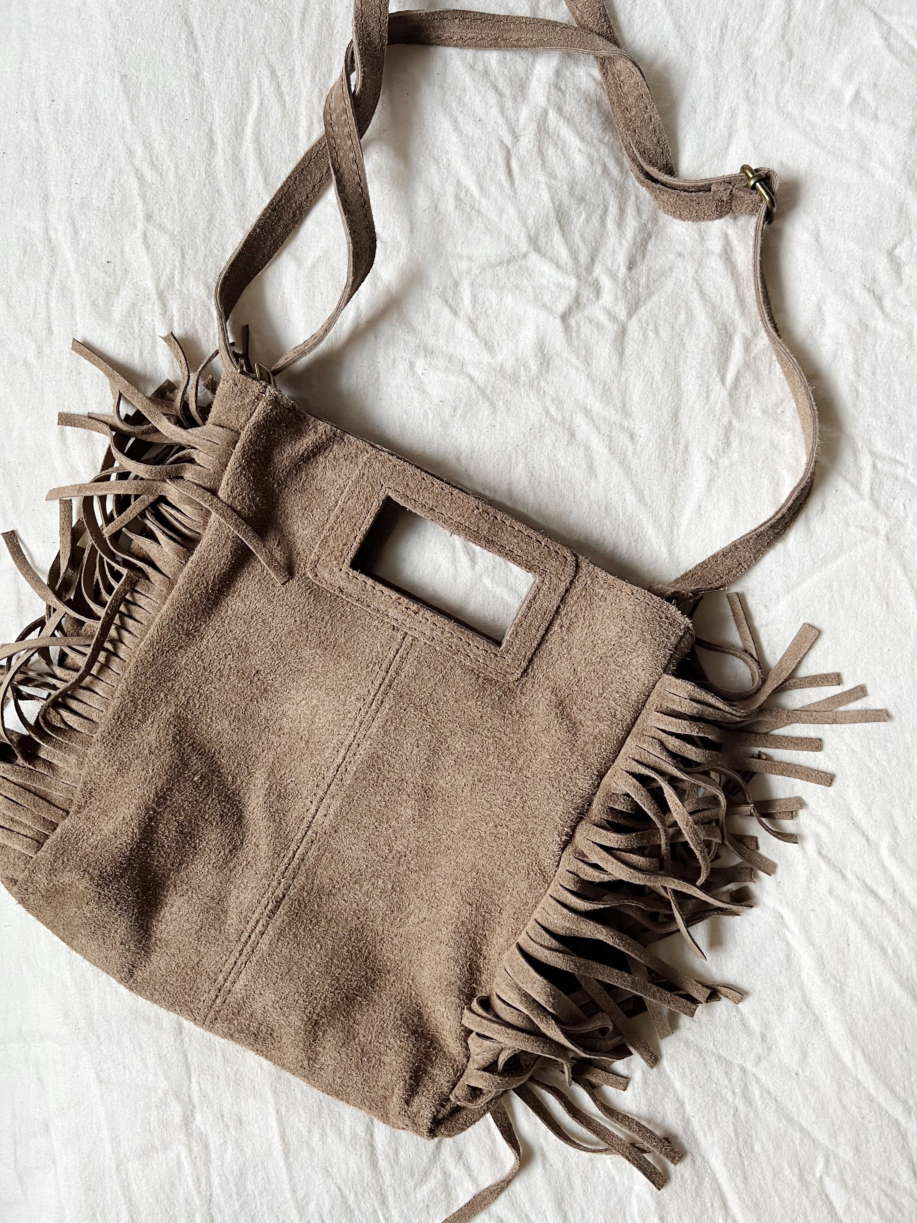 Sac À Main À Franges En Daim Lou Taupe - Image 2
