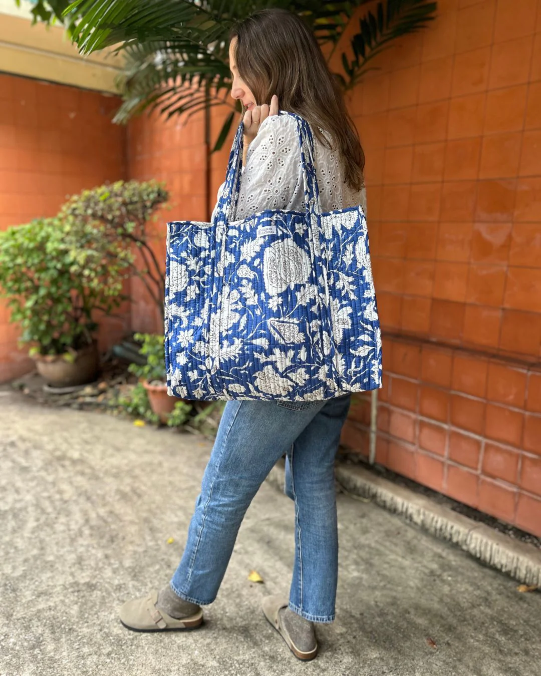 Sac Cabas Réversible Deepa - Bleu Imperial Floral - Image 3