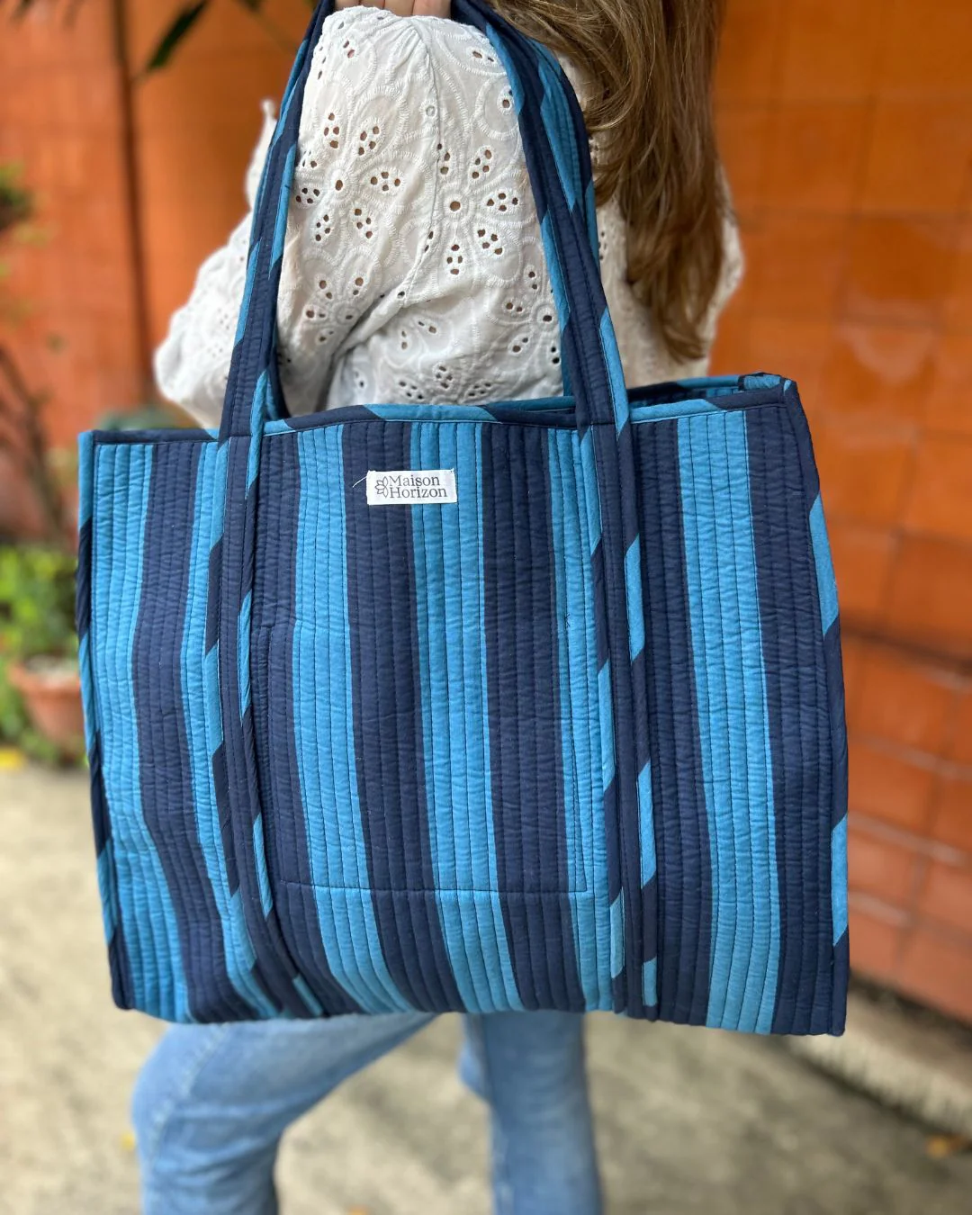 Sac Cabas Réversible Deepa - Rayures Ultra Bleu - Image 3